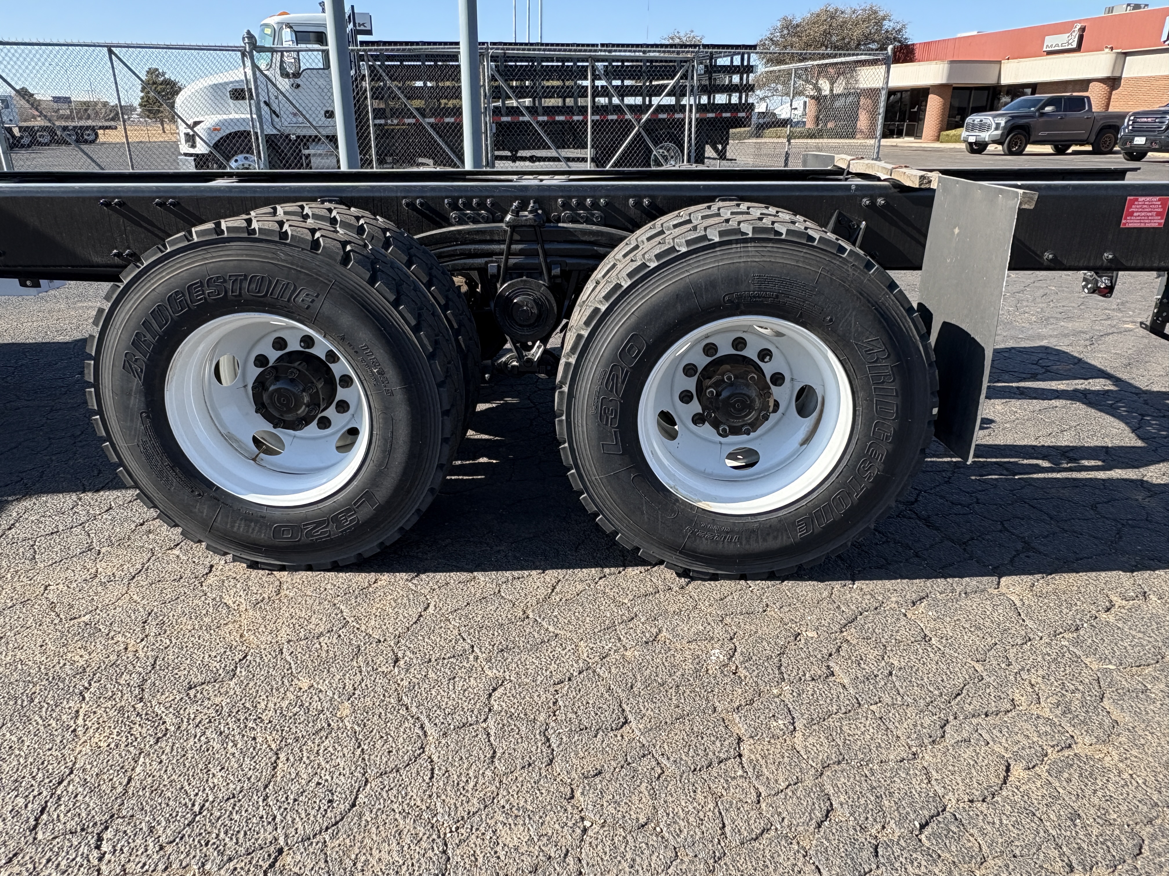 2026 Volvo - image 10