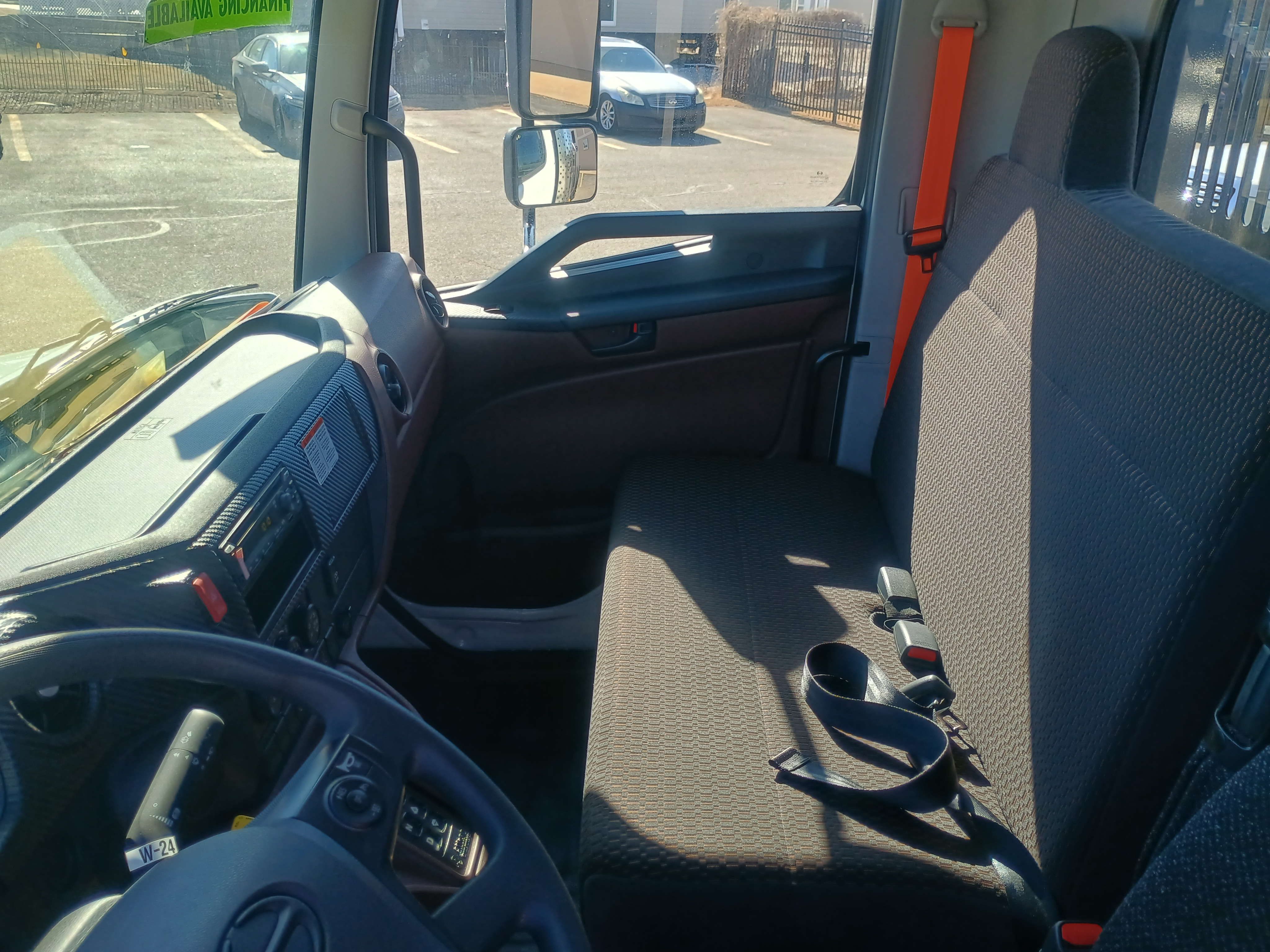 2025 Hino L7 - image 7