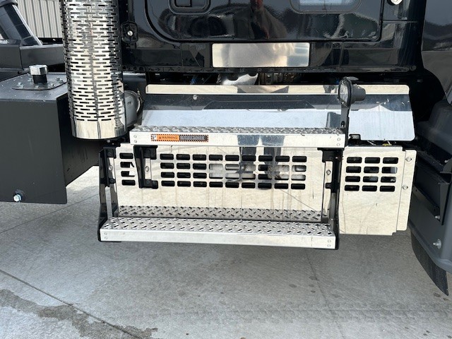 2025 Mack - image 4