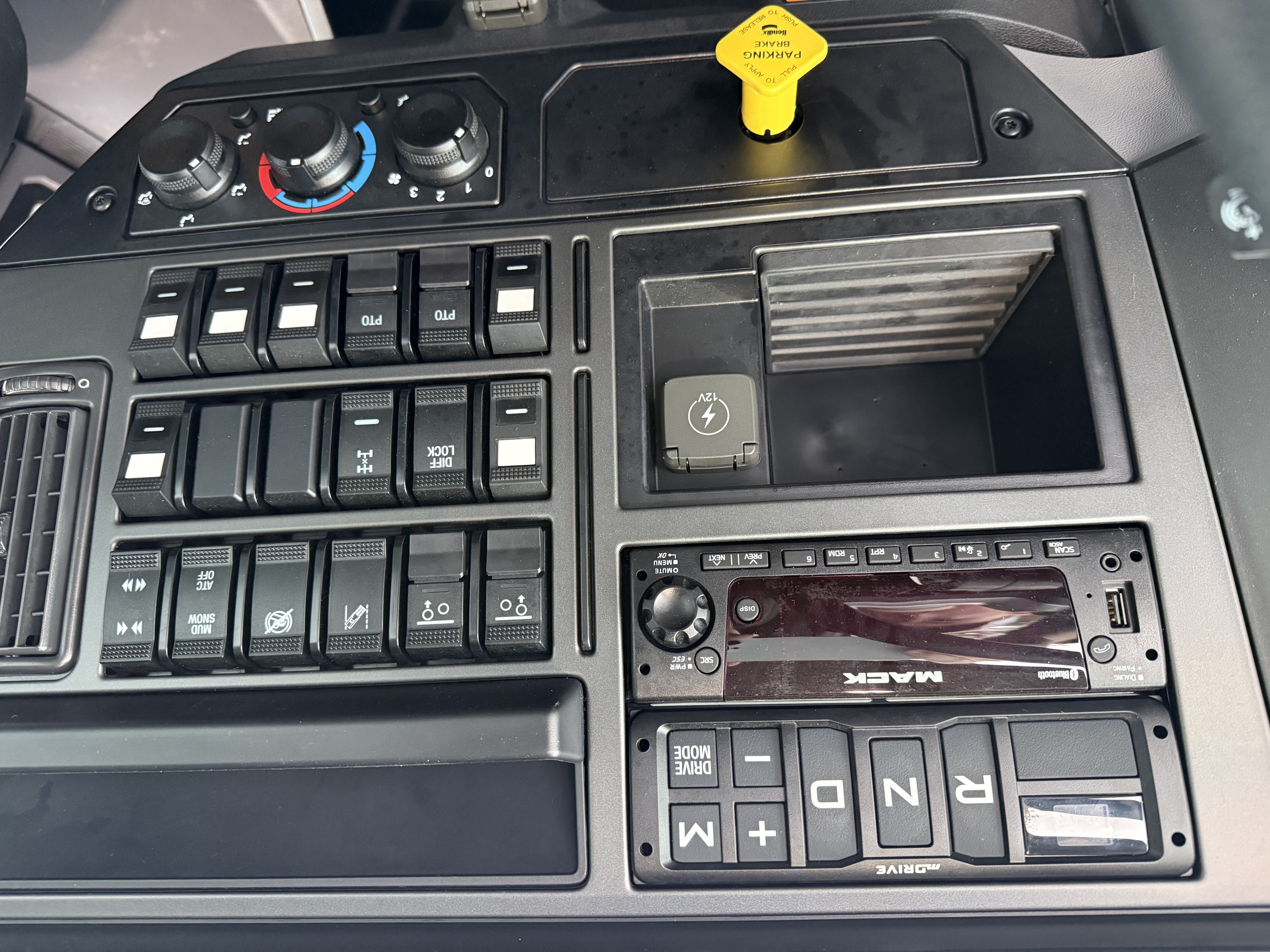 2025 Mack - image 11