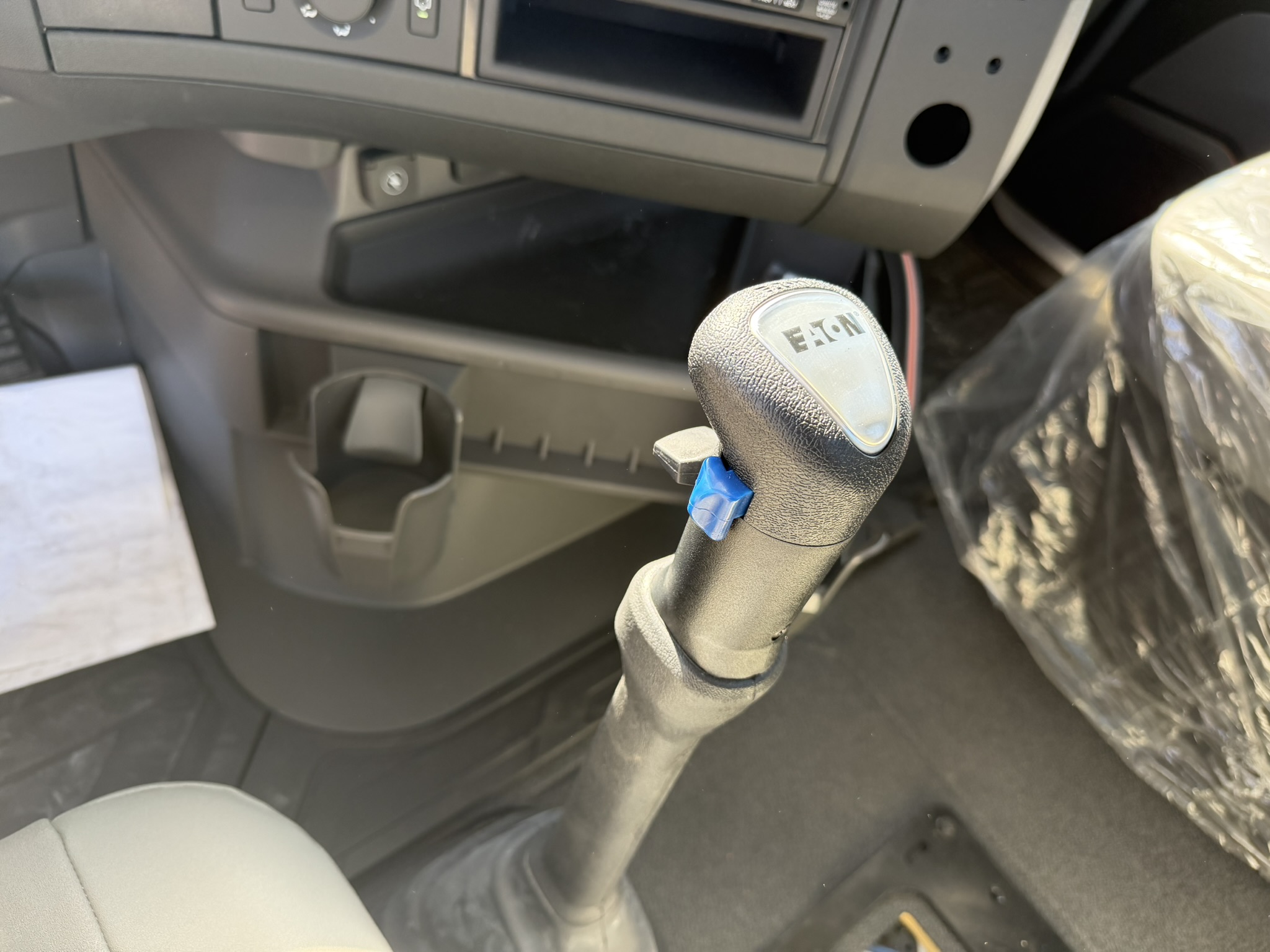 2025 Volvo - image 14