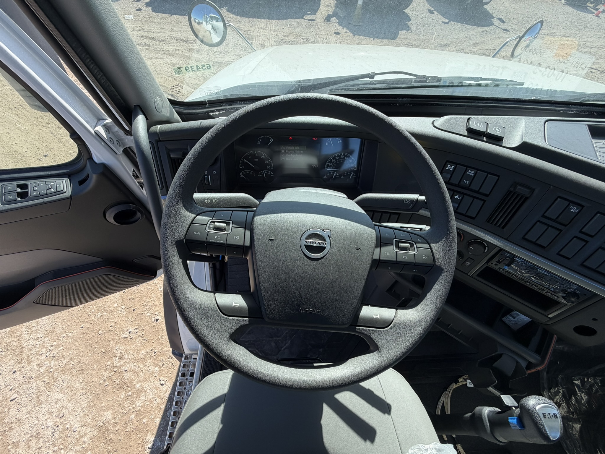 2024 Volvo - image 12