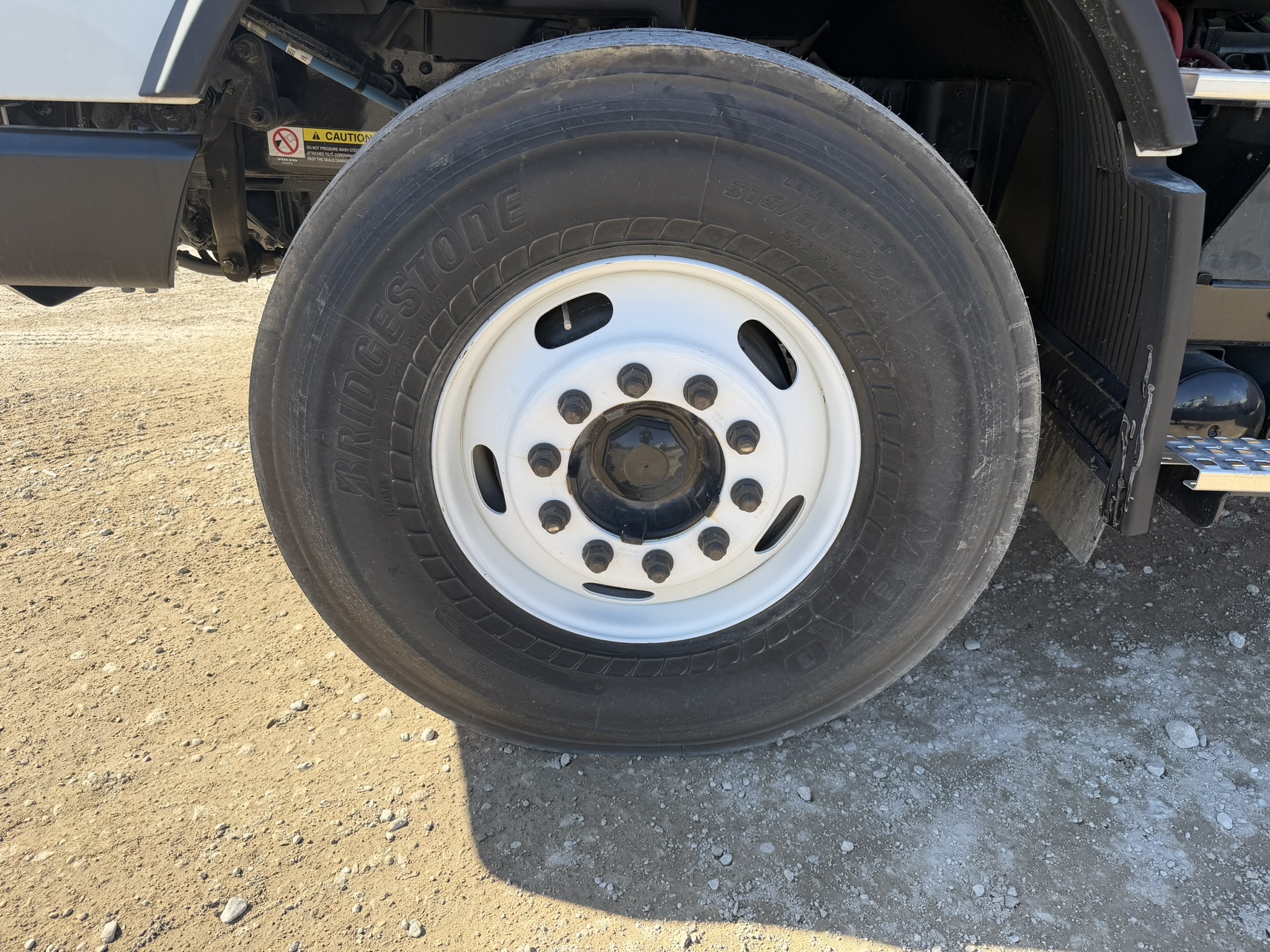 2024 Volvo - image 10