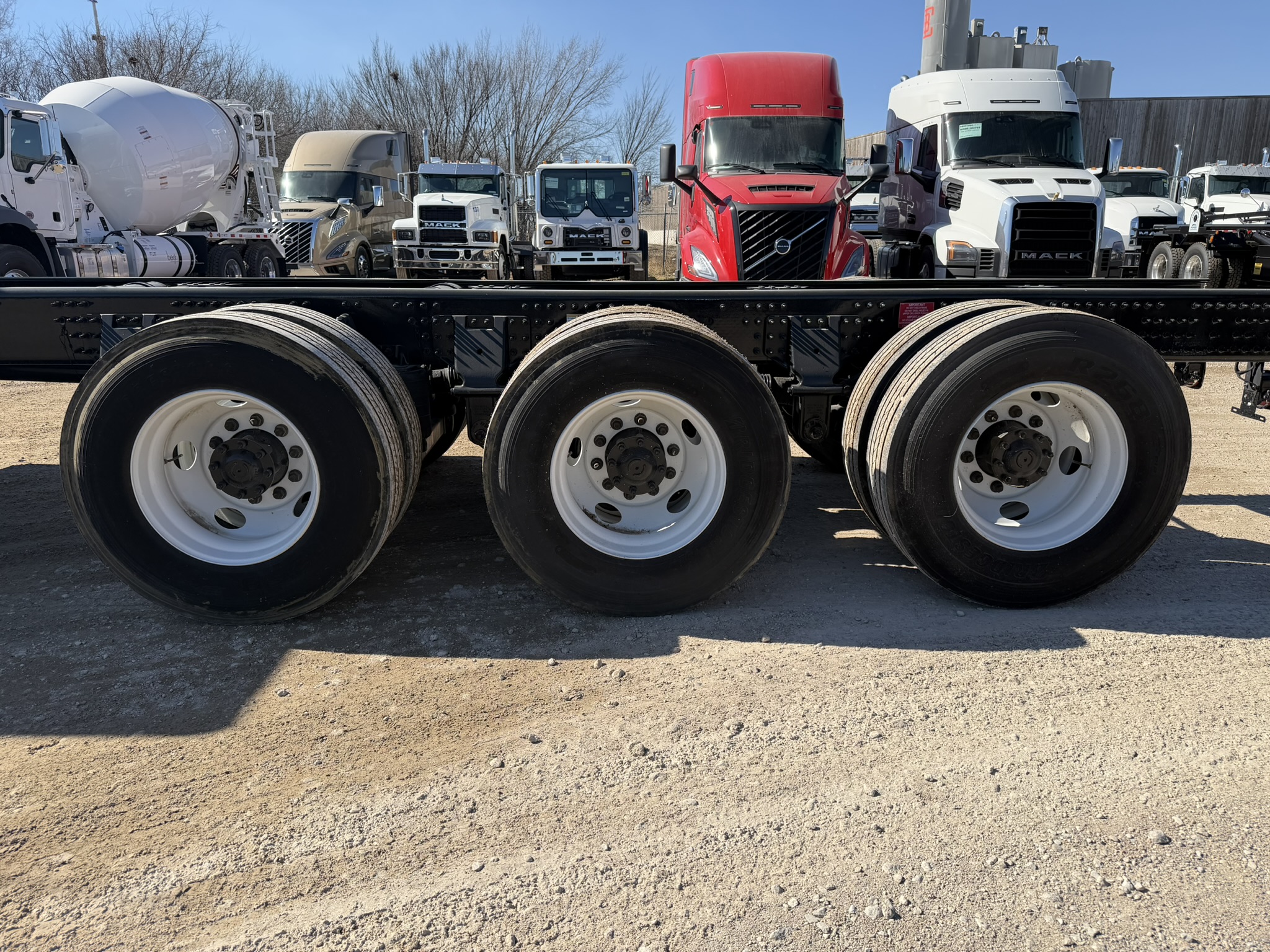 2024 Volvo - image 9