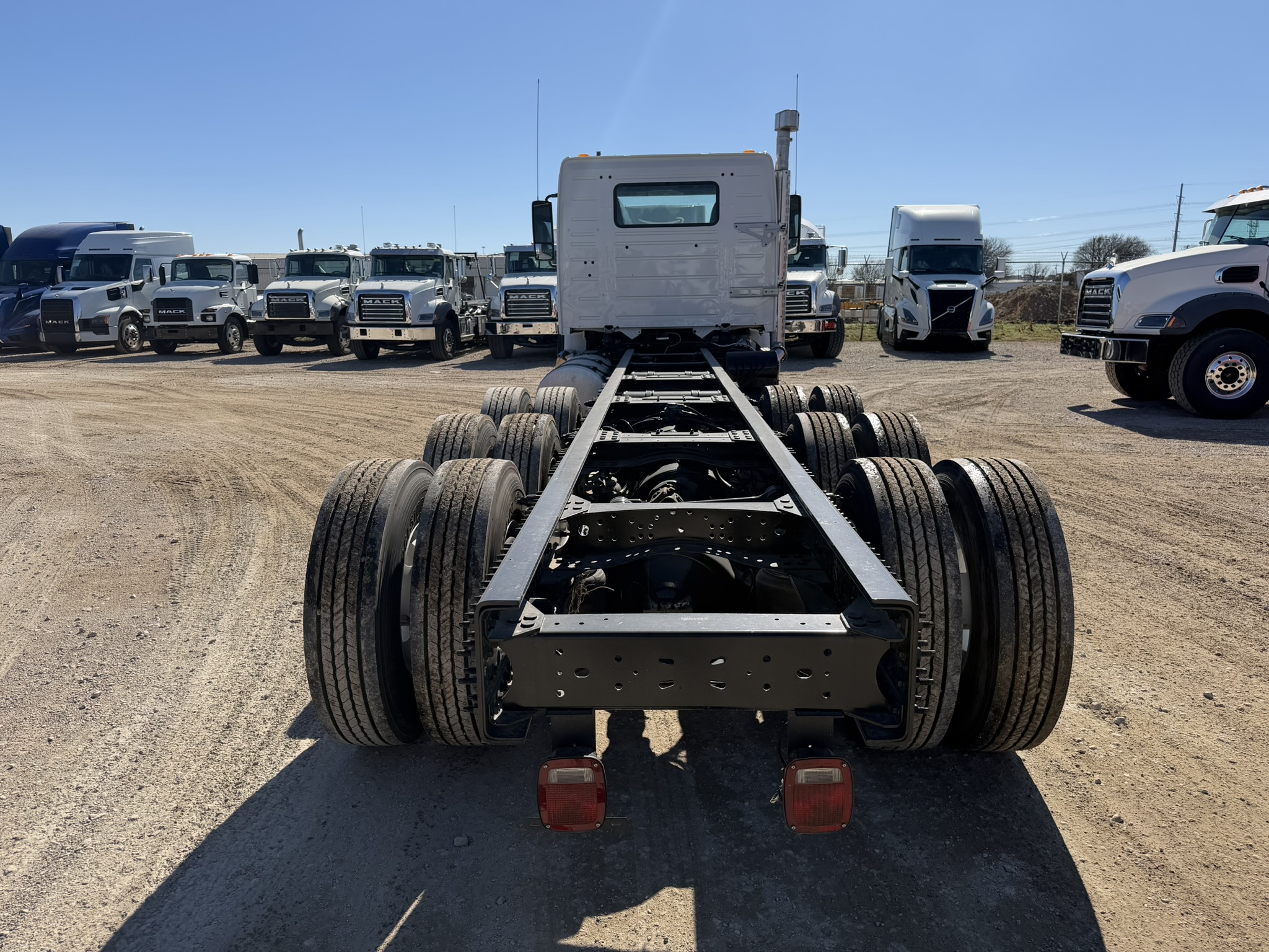 2024 Volvo - image 6