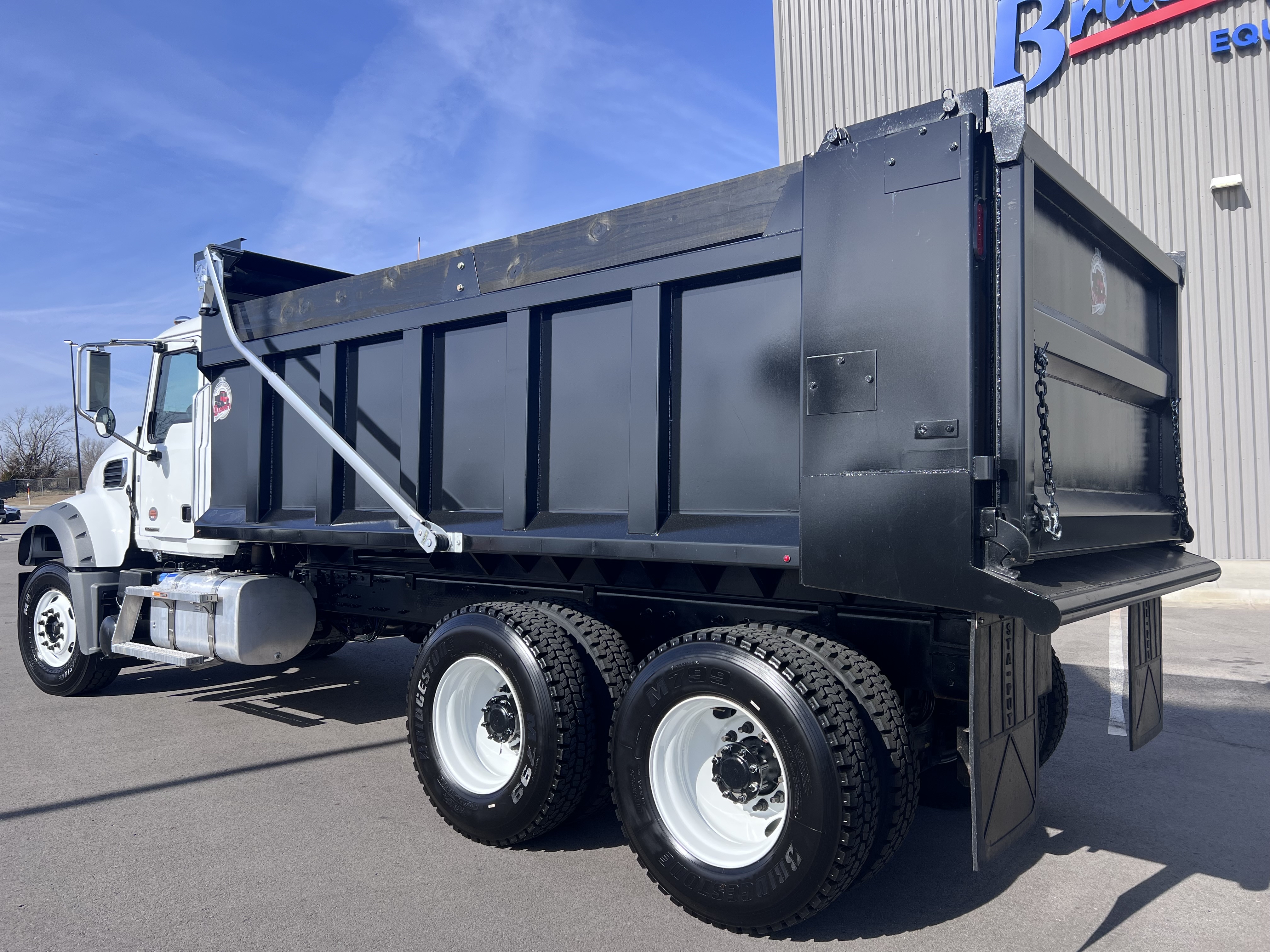 2026 Mack Granite - image 4