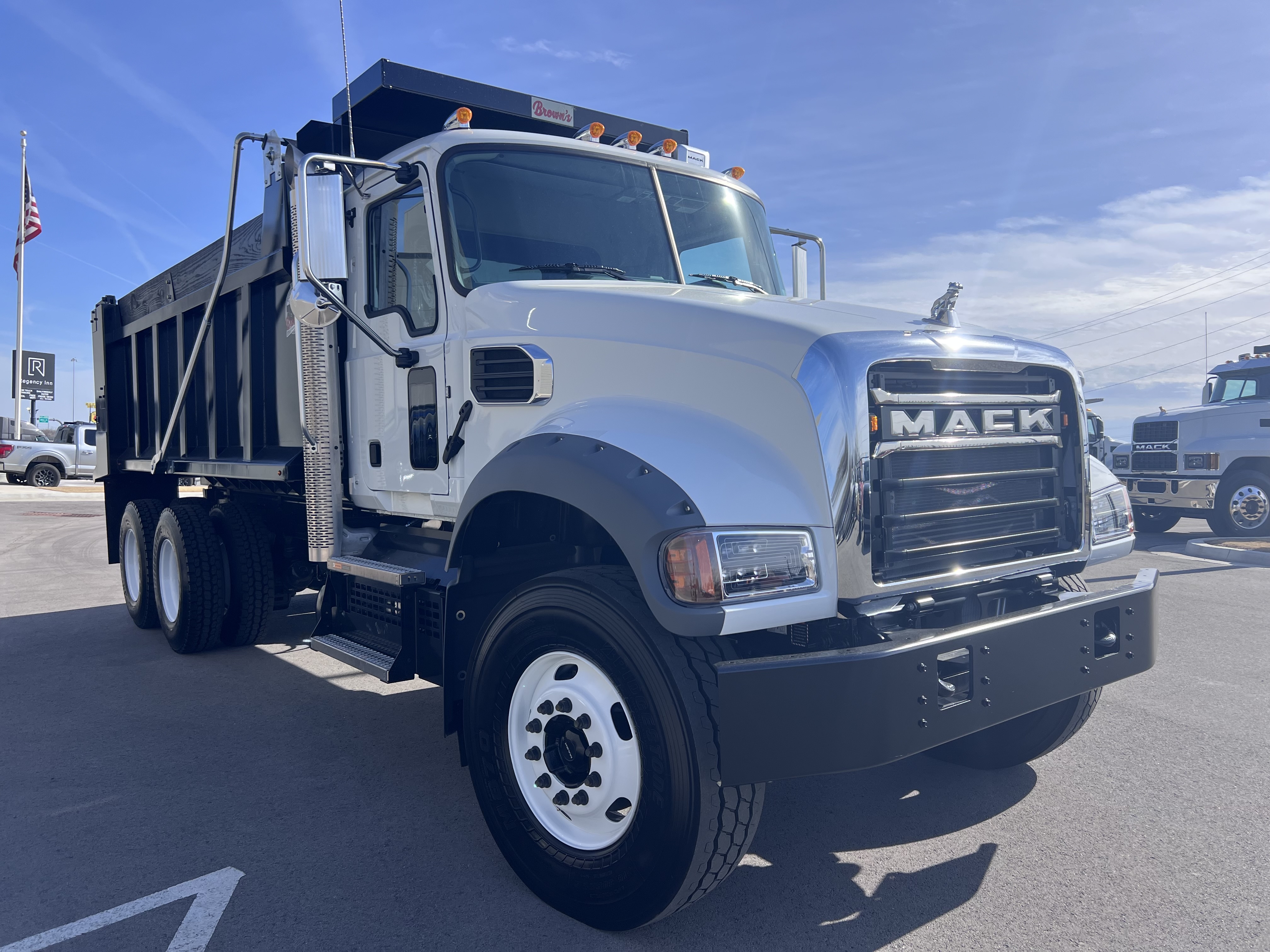 2026 Mack Granite - image 10