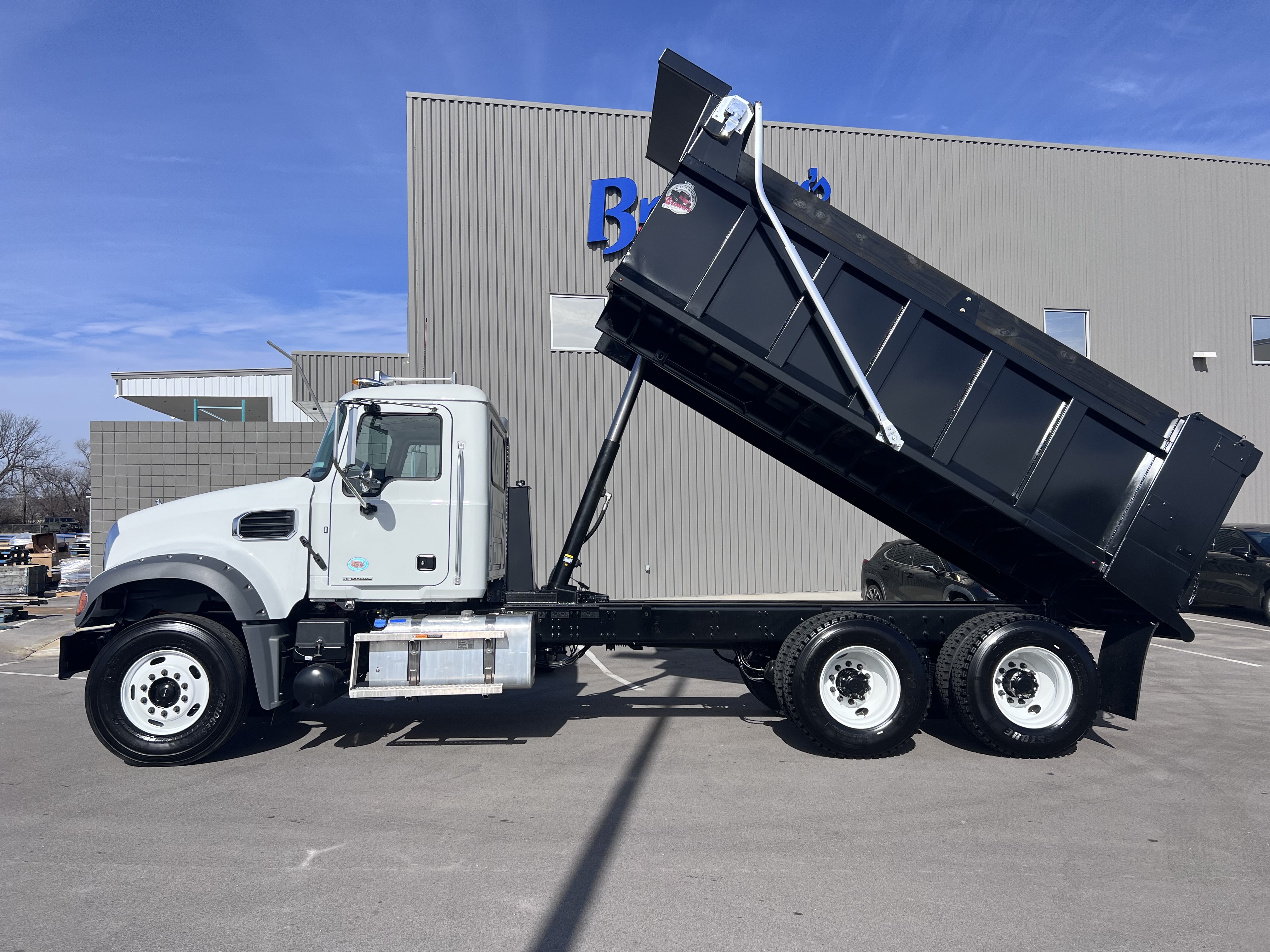 2026 Mack Granite - image 5