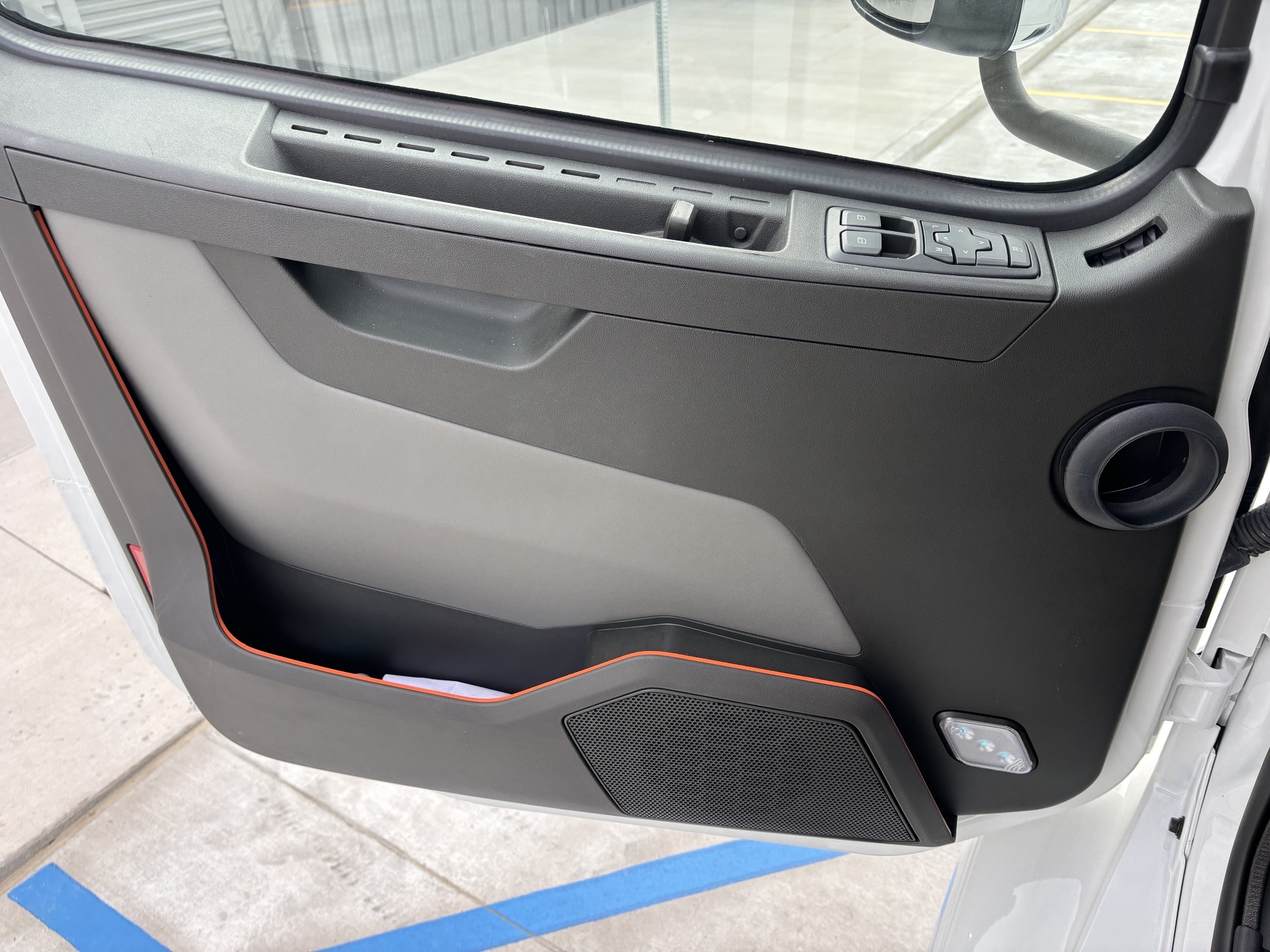 2026 Volvo - image 14