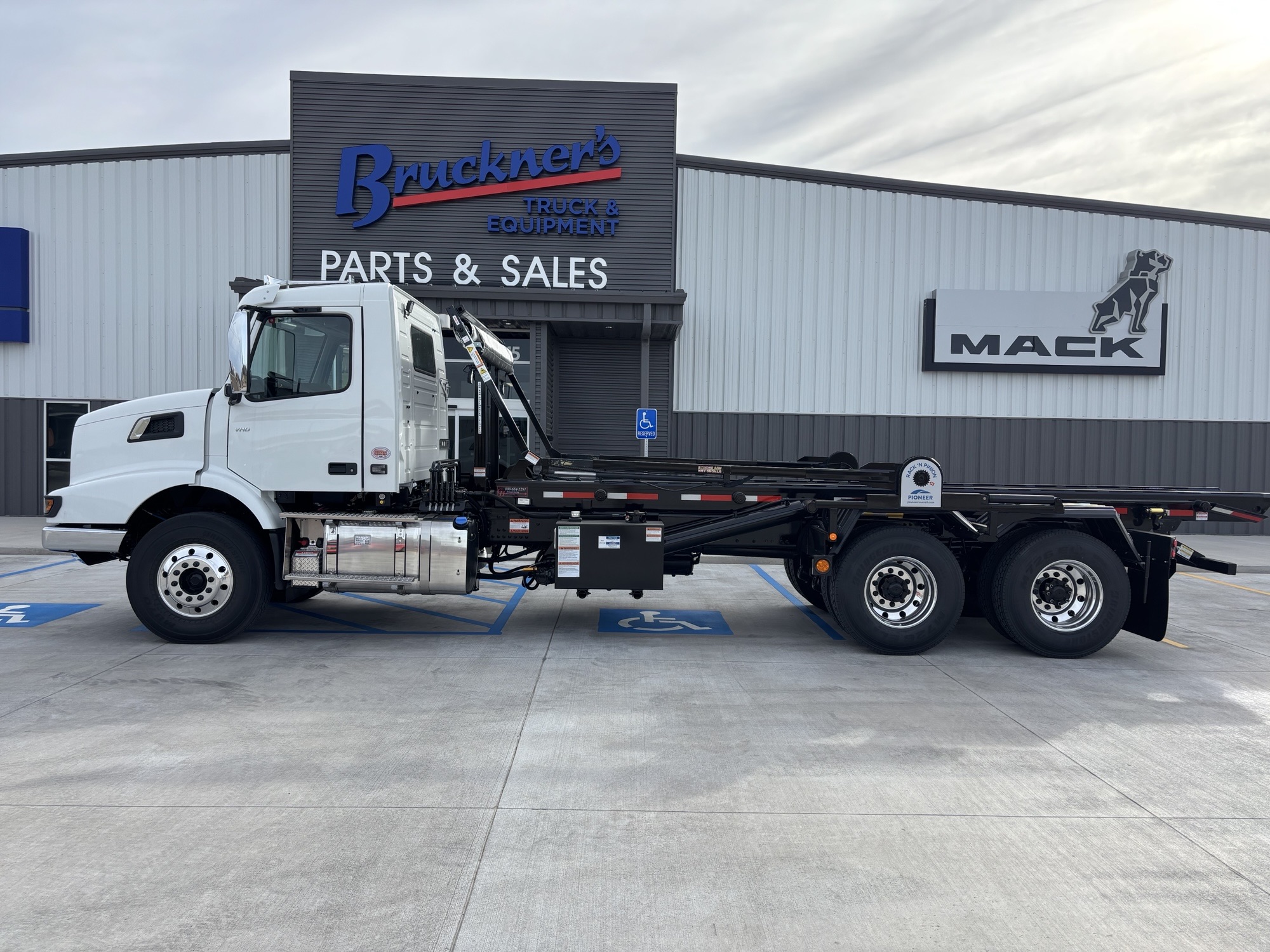 2026 Volvo - image 2