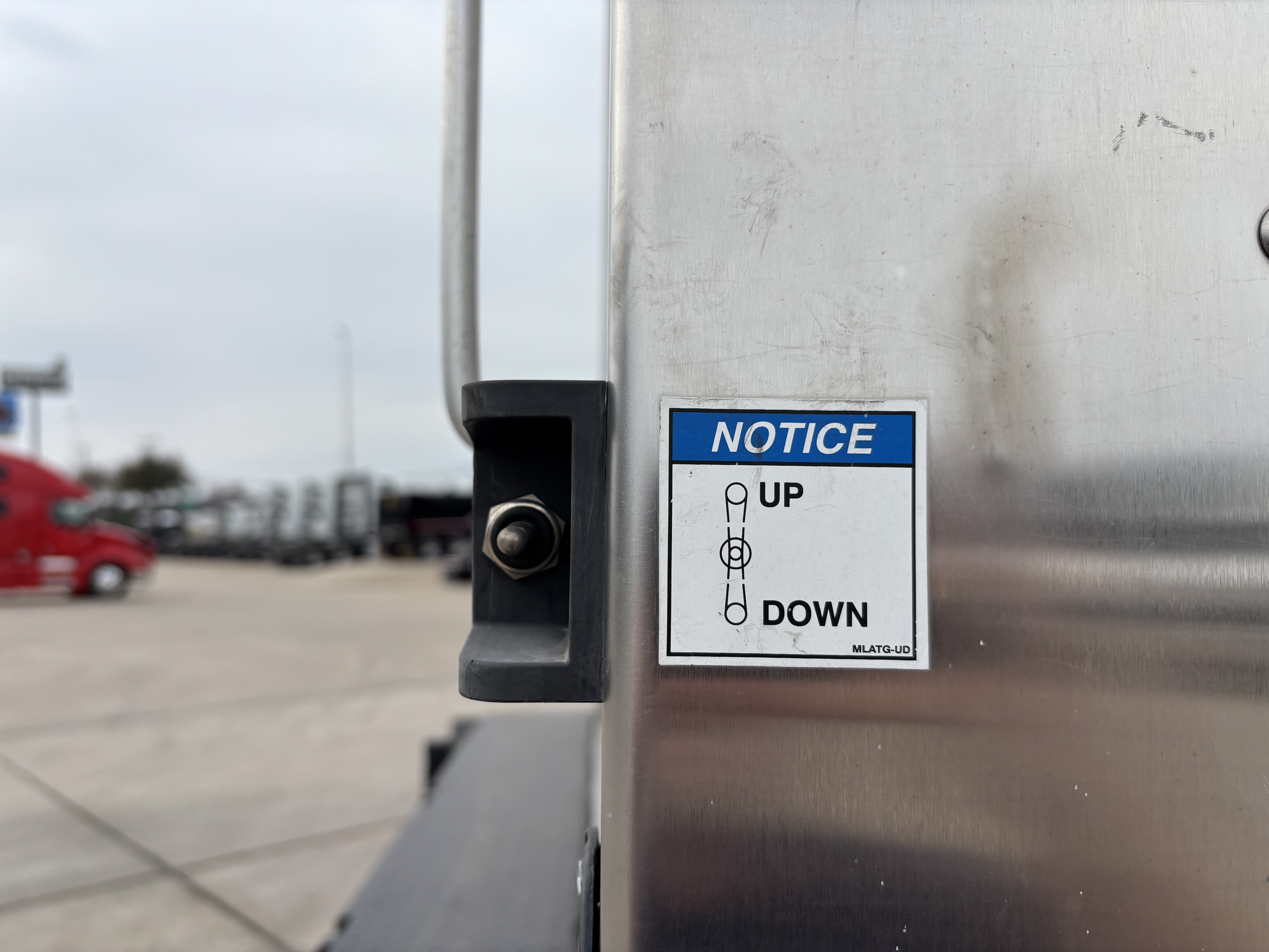 2020 Hino 268 - image 15