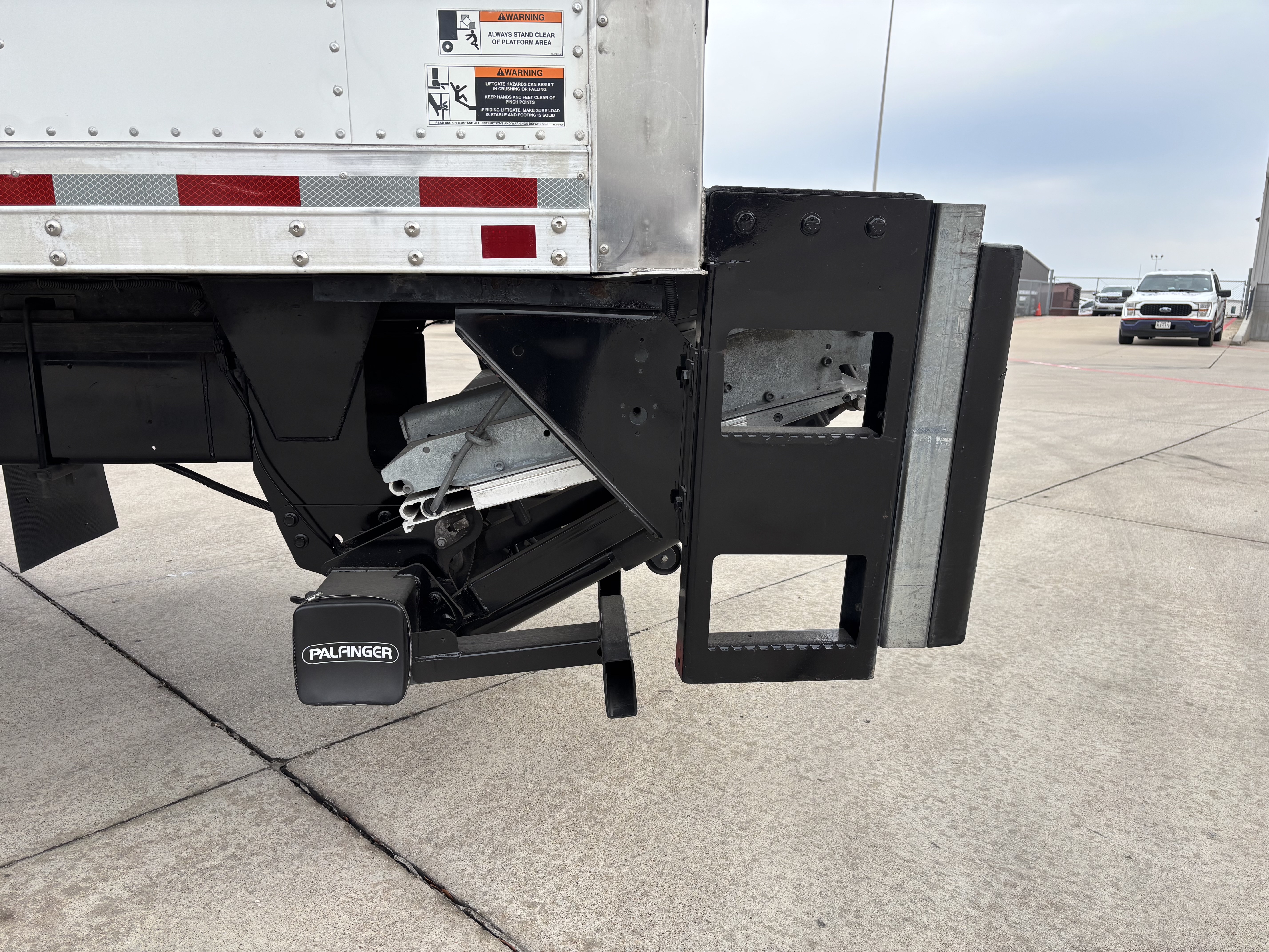 2020 Hino 268 - image 14