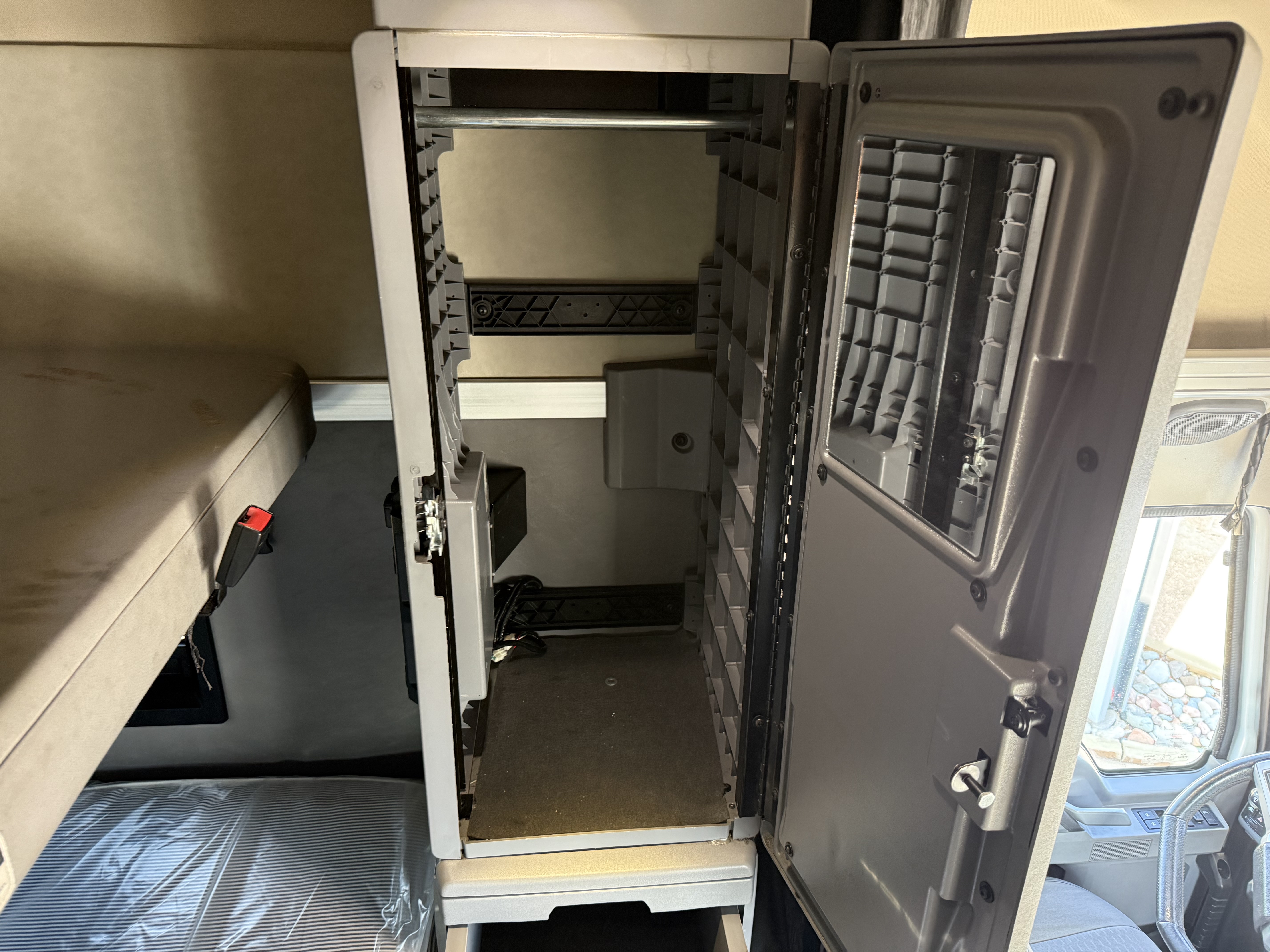 2022 Mack - image 16