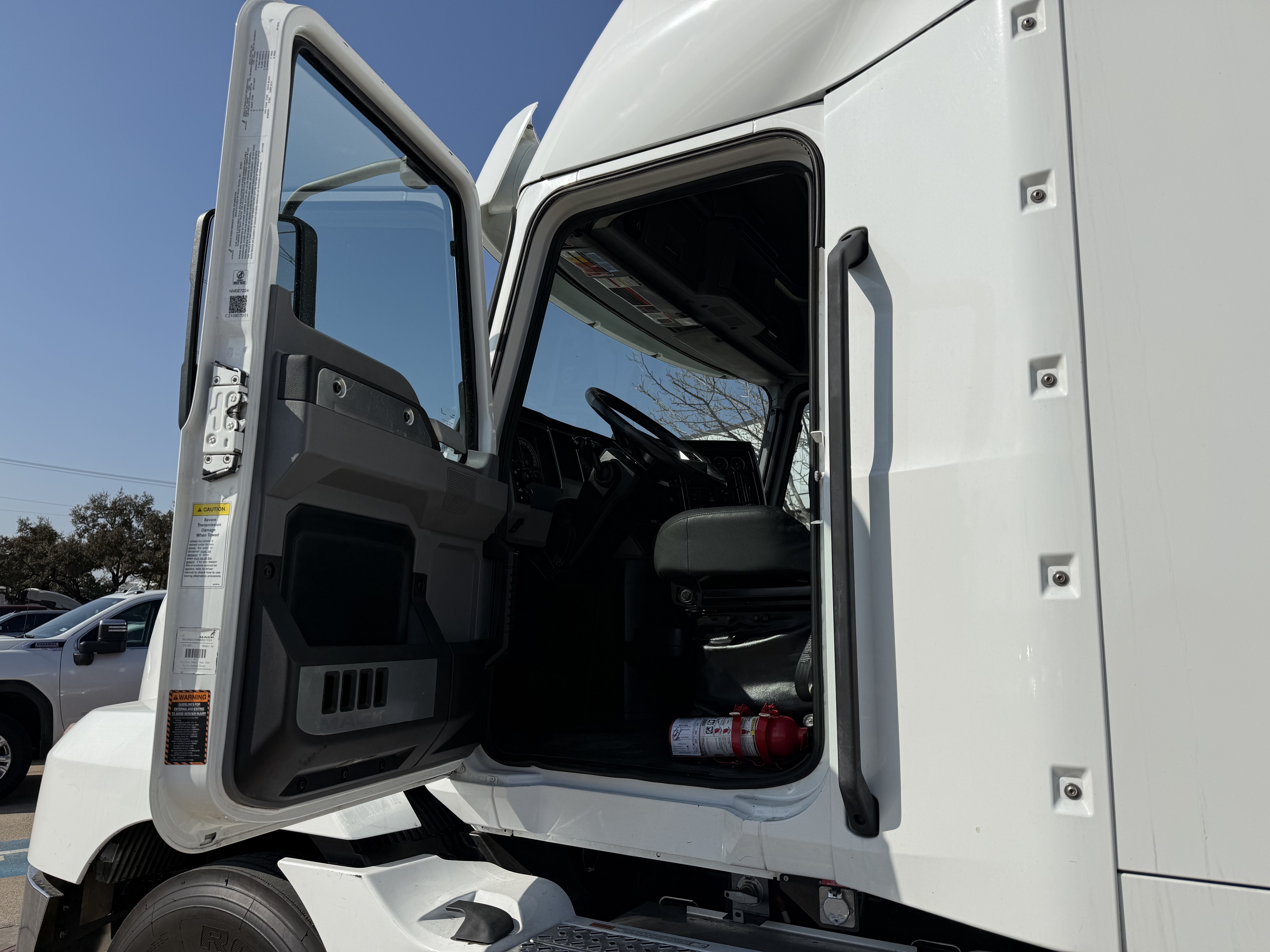 2022 Mack - image 9