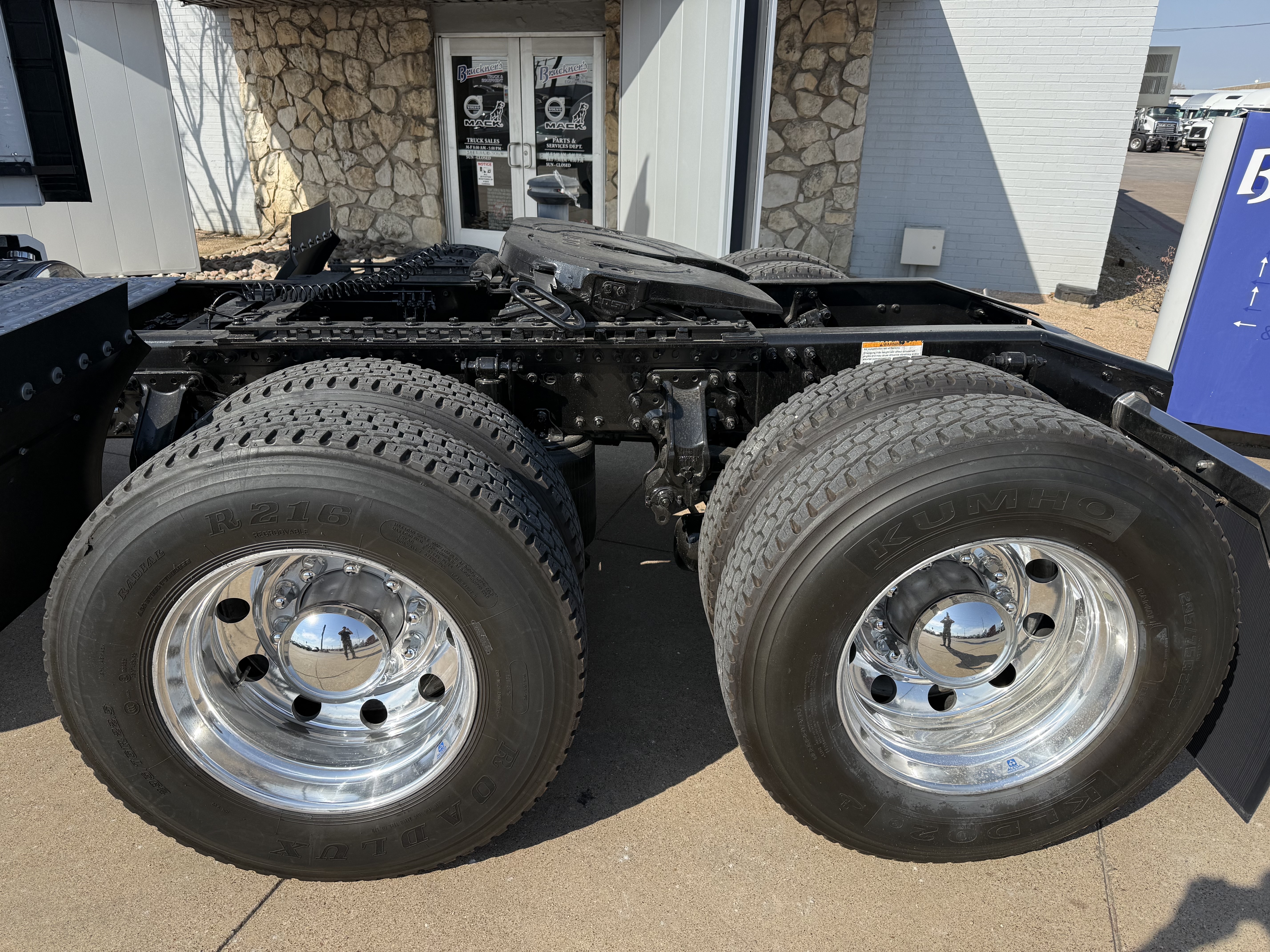 2022 Mack - image 25