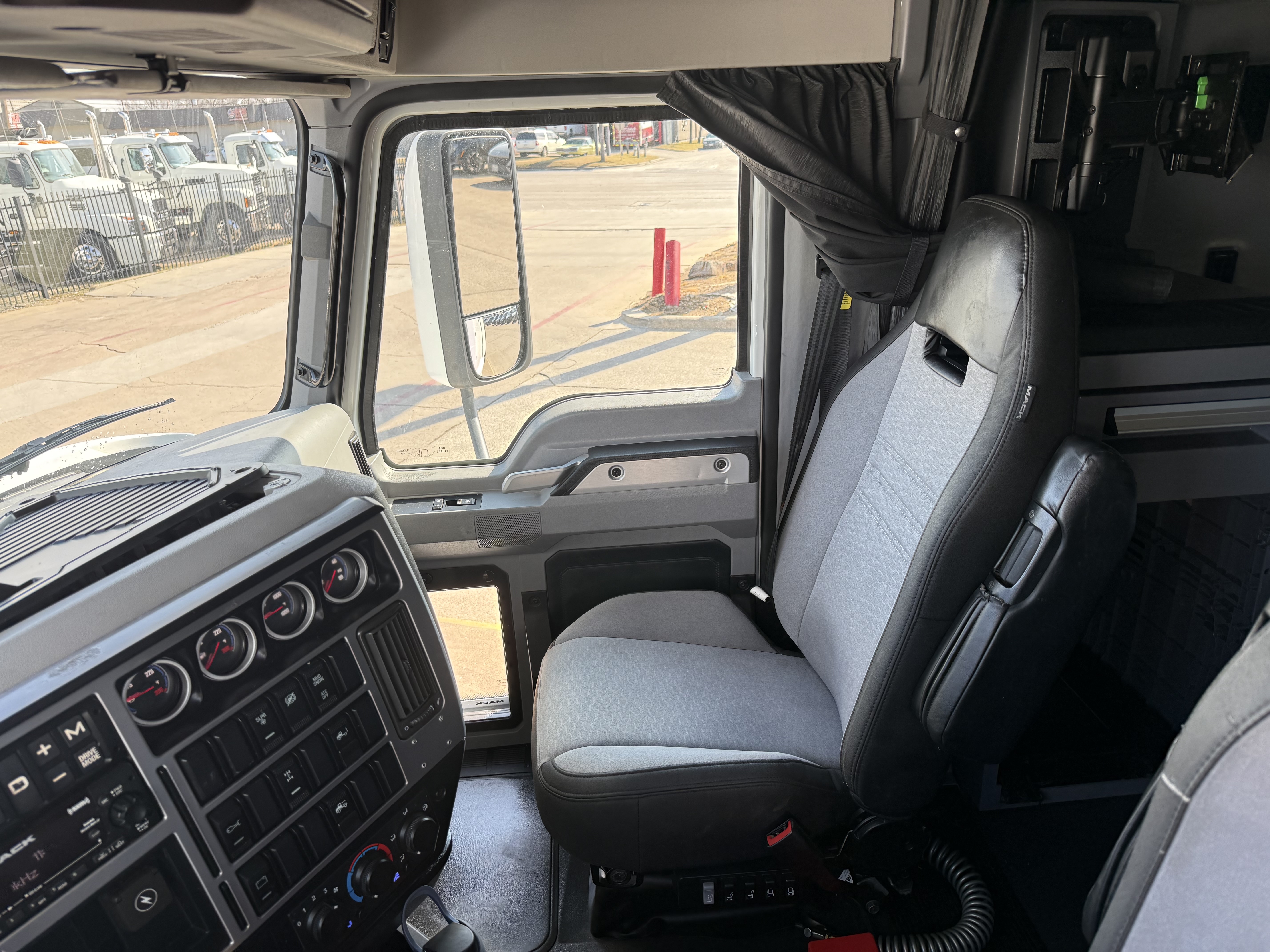 2022 Mack - image 13