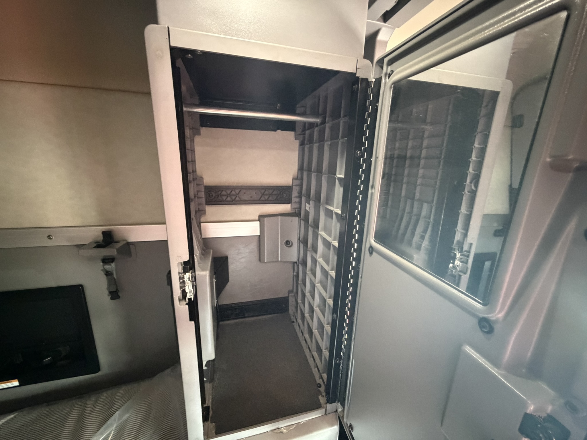 2022 Mack - image 32