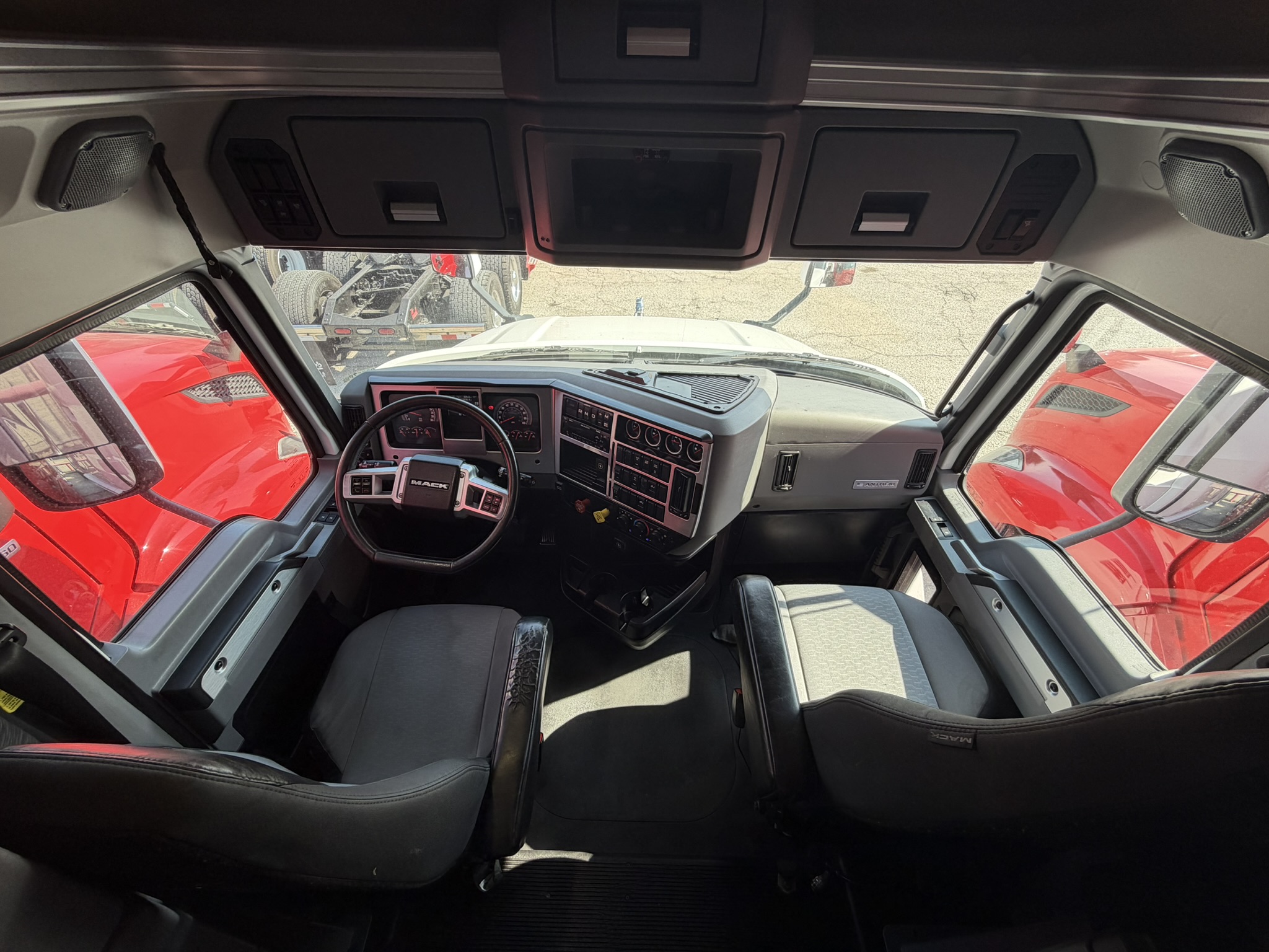 2022 Mack - image 24