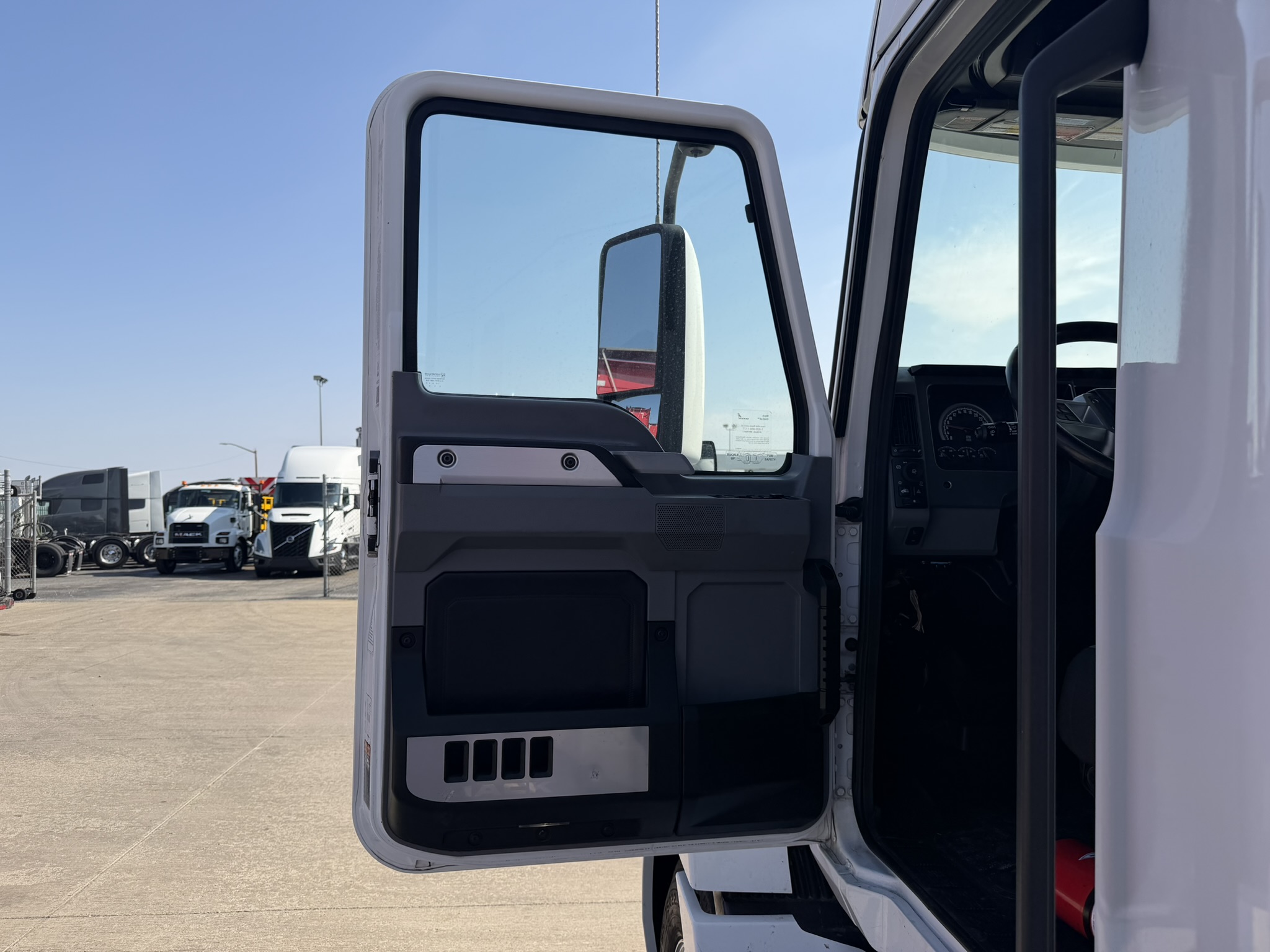 2022 Mack - image 23