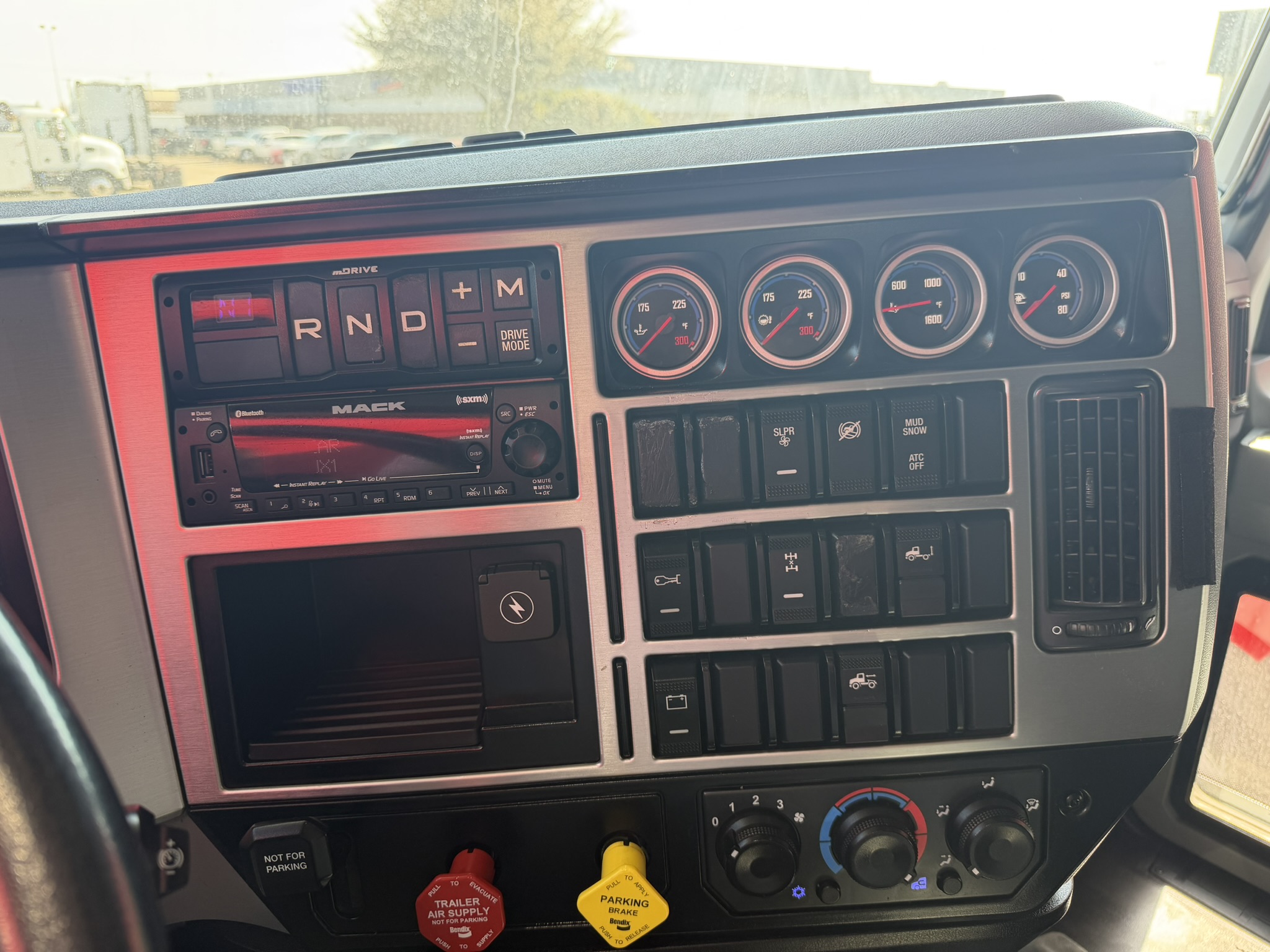 2022 Mack - image 27