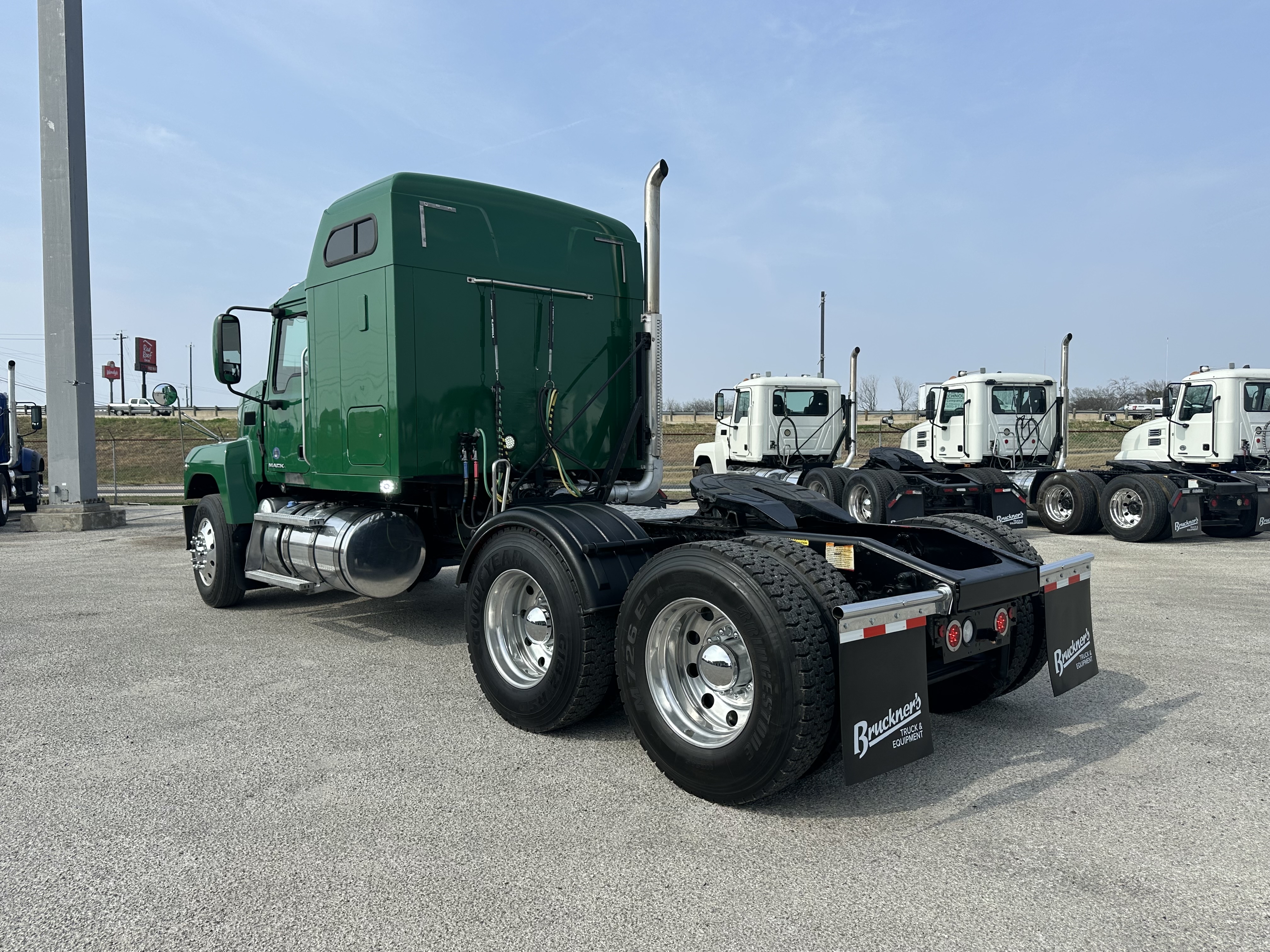 2018 Mack - image 6