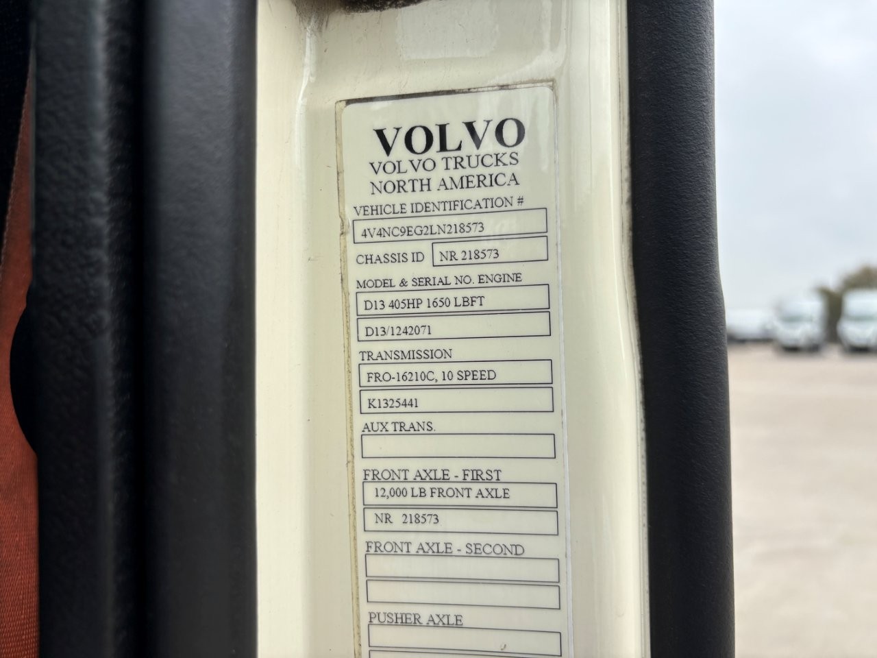 2020 Volvo - image 27