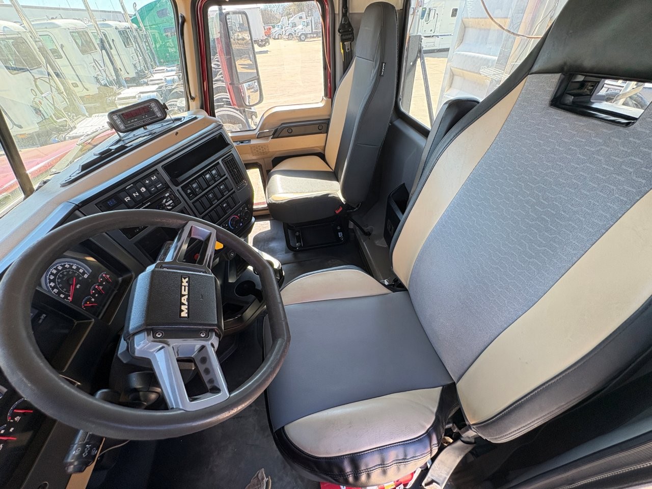 2020 Mack - image 20