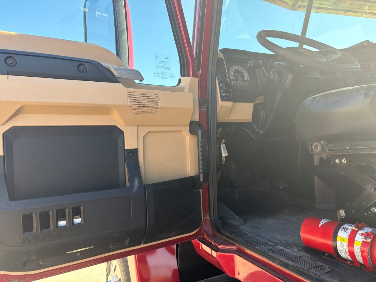 2020 Mack - image 19