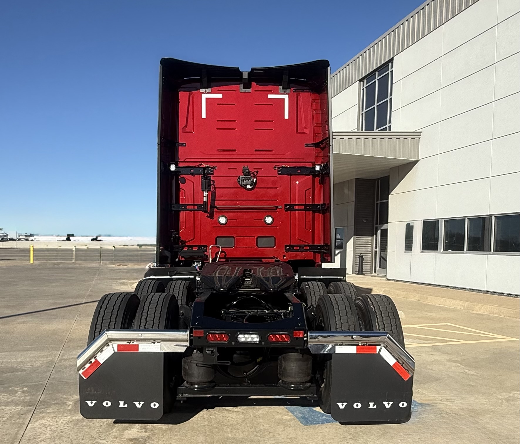 2026 Volvo - image 5