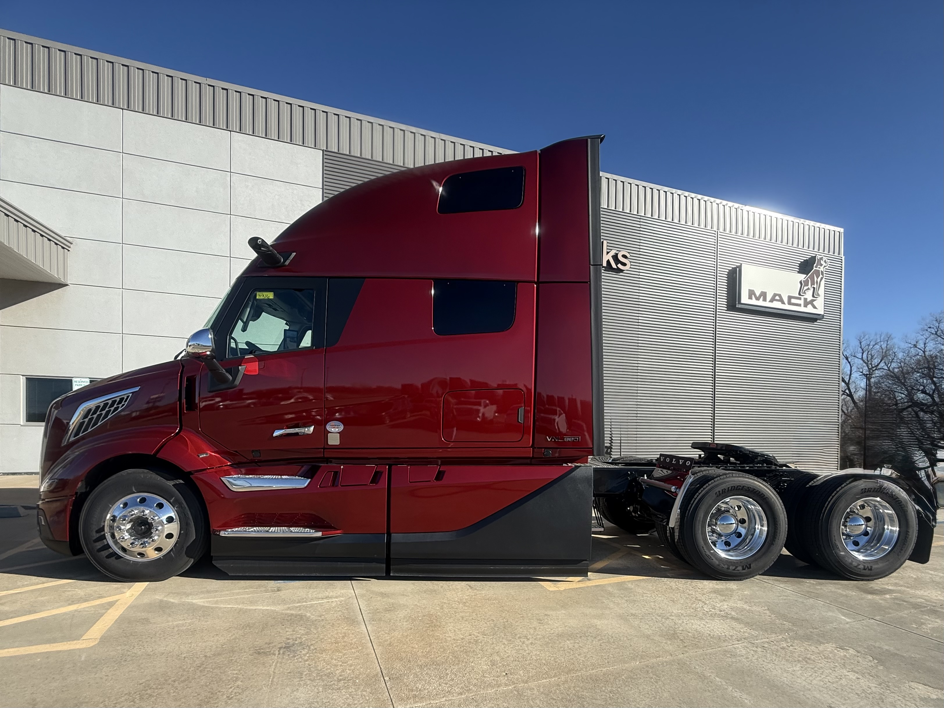 2026 Volvo - image 3