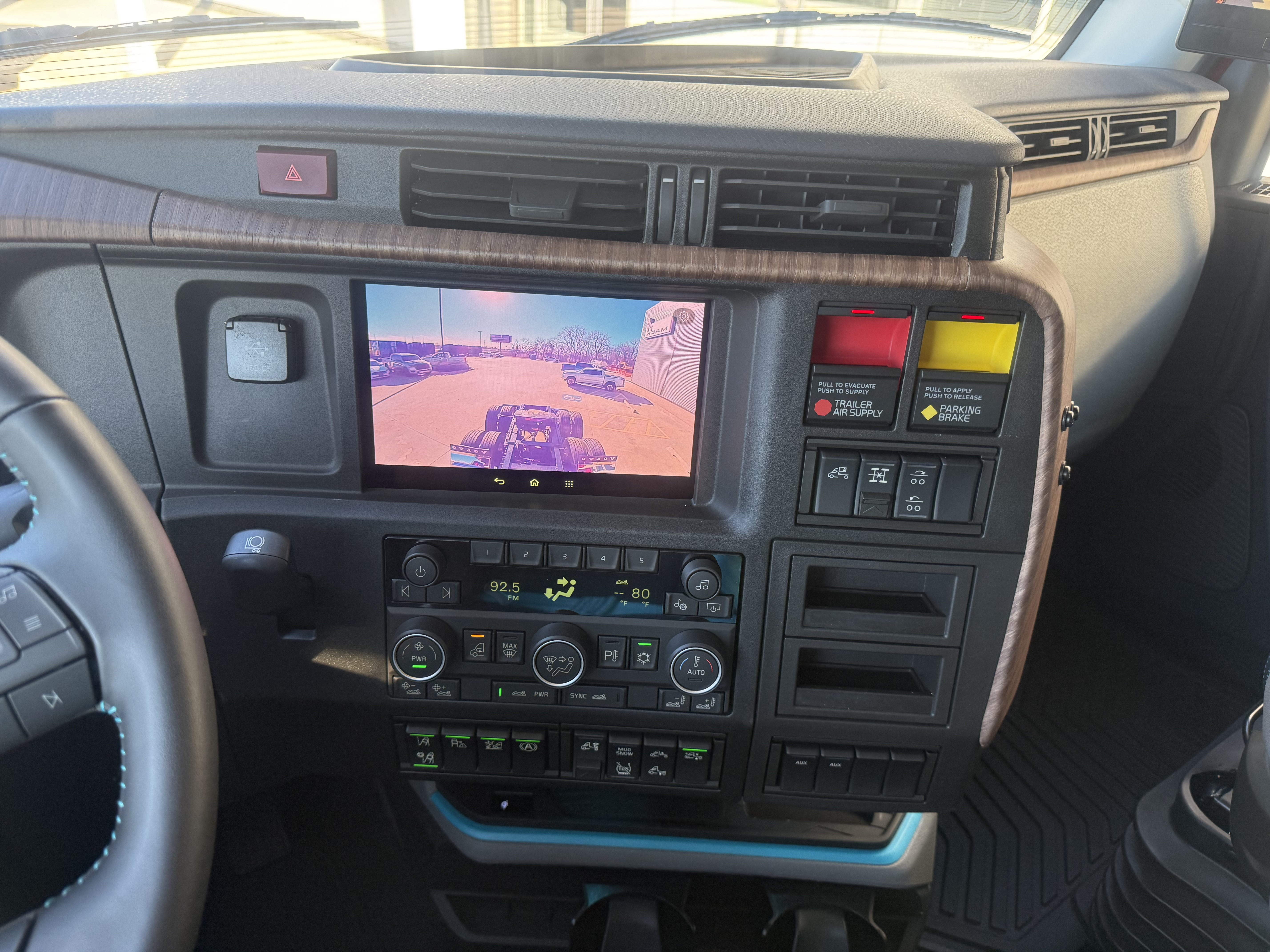 2026 Volvo - image 11