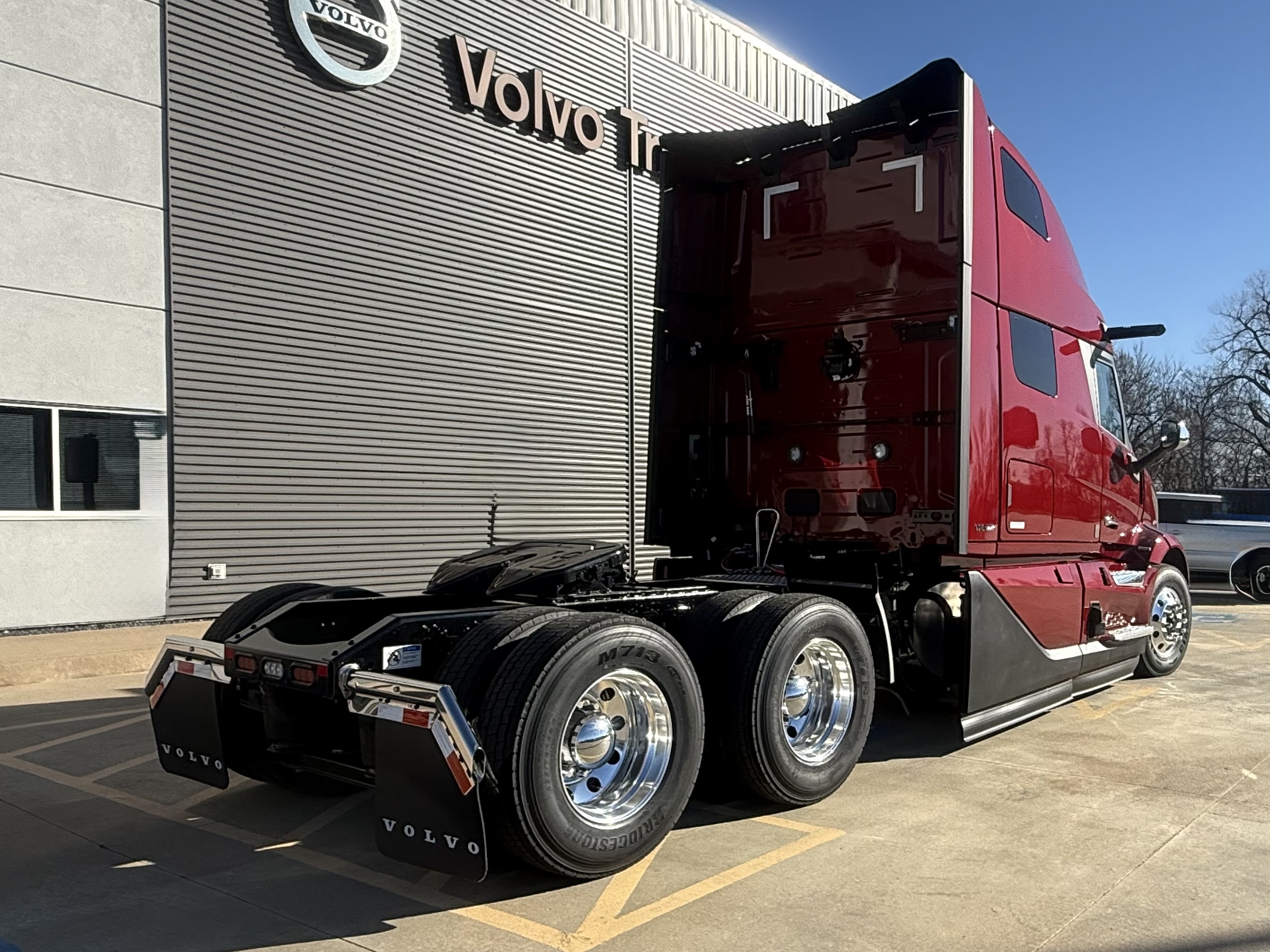 2026 Volvo - image 6