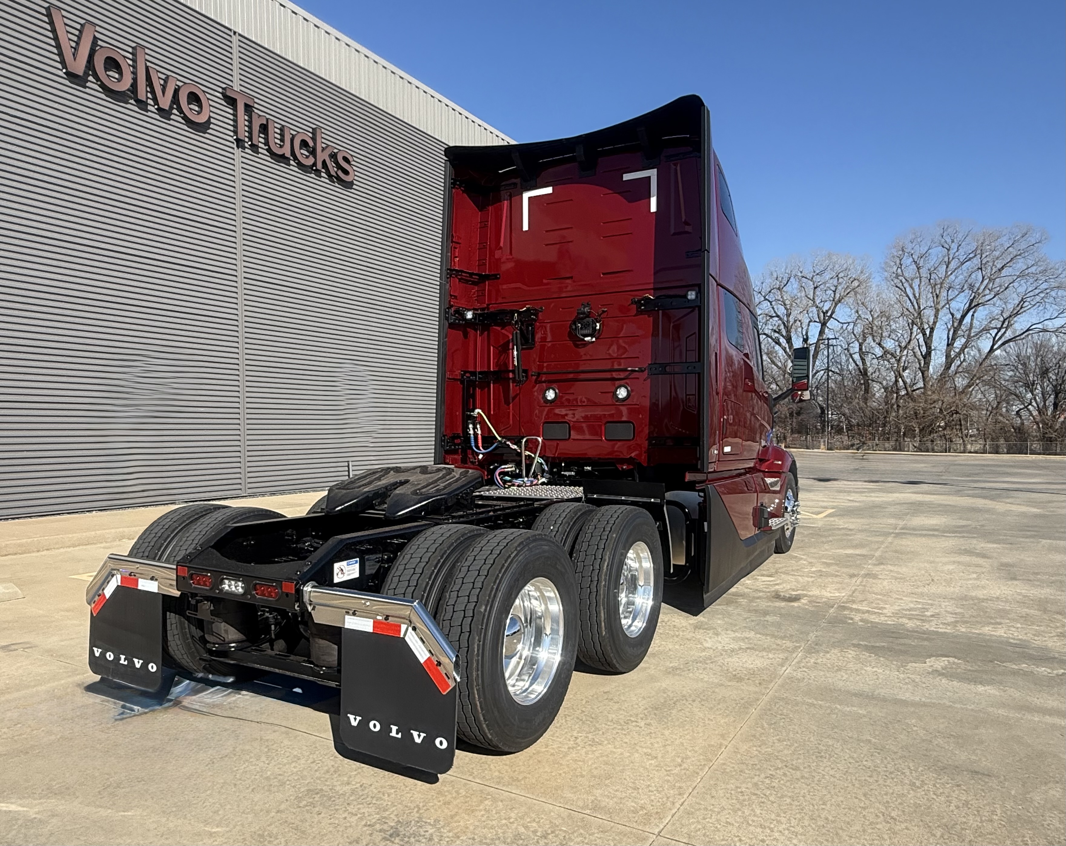 2026 Volvo - image 6