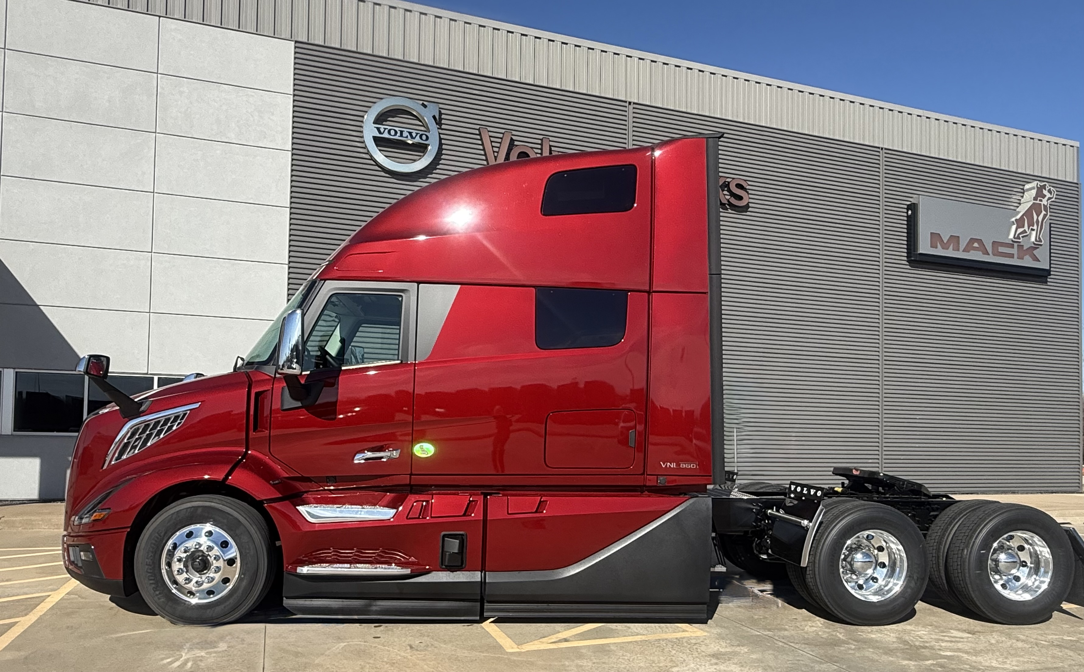 2026 Volvo - image 2