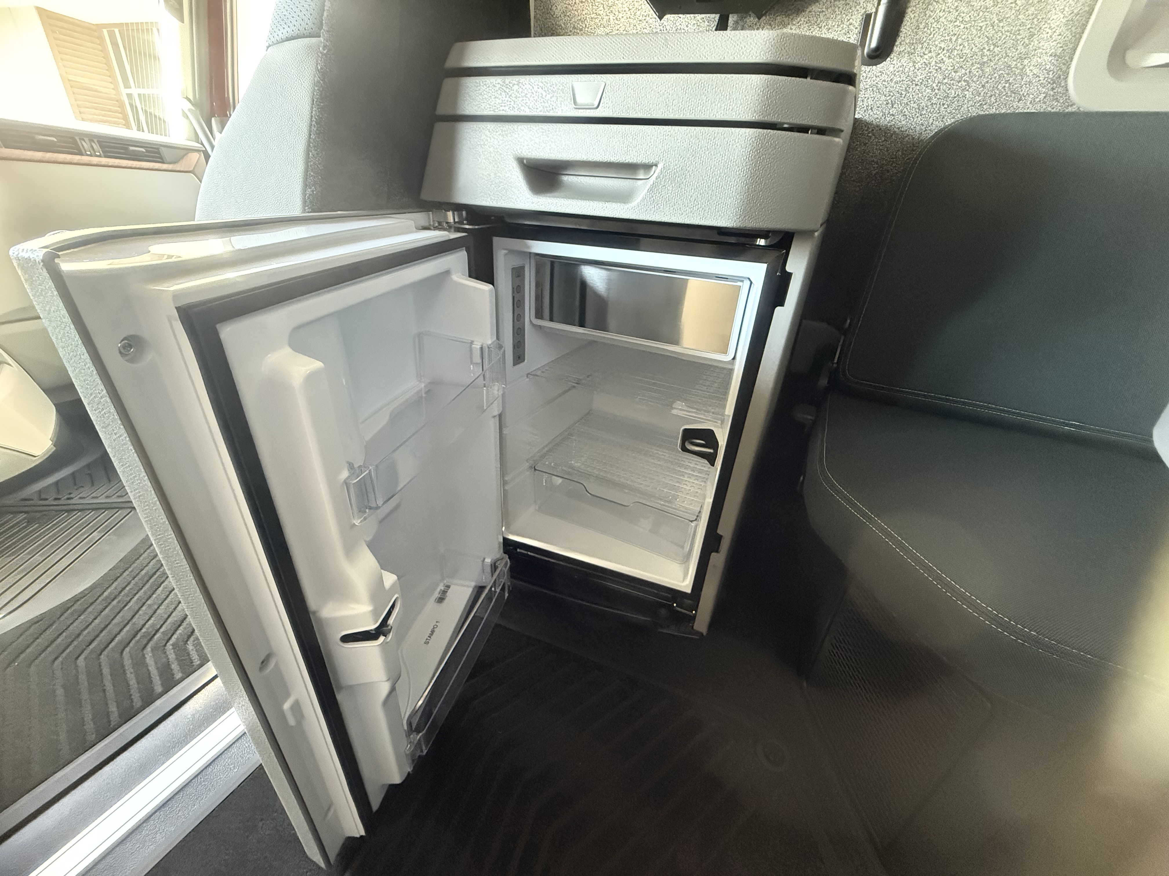 2026 Volvo - image 17