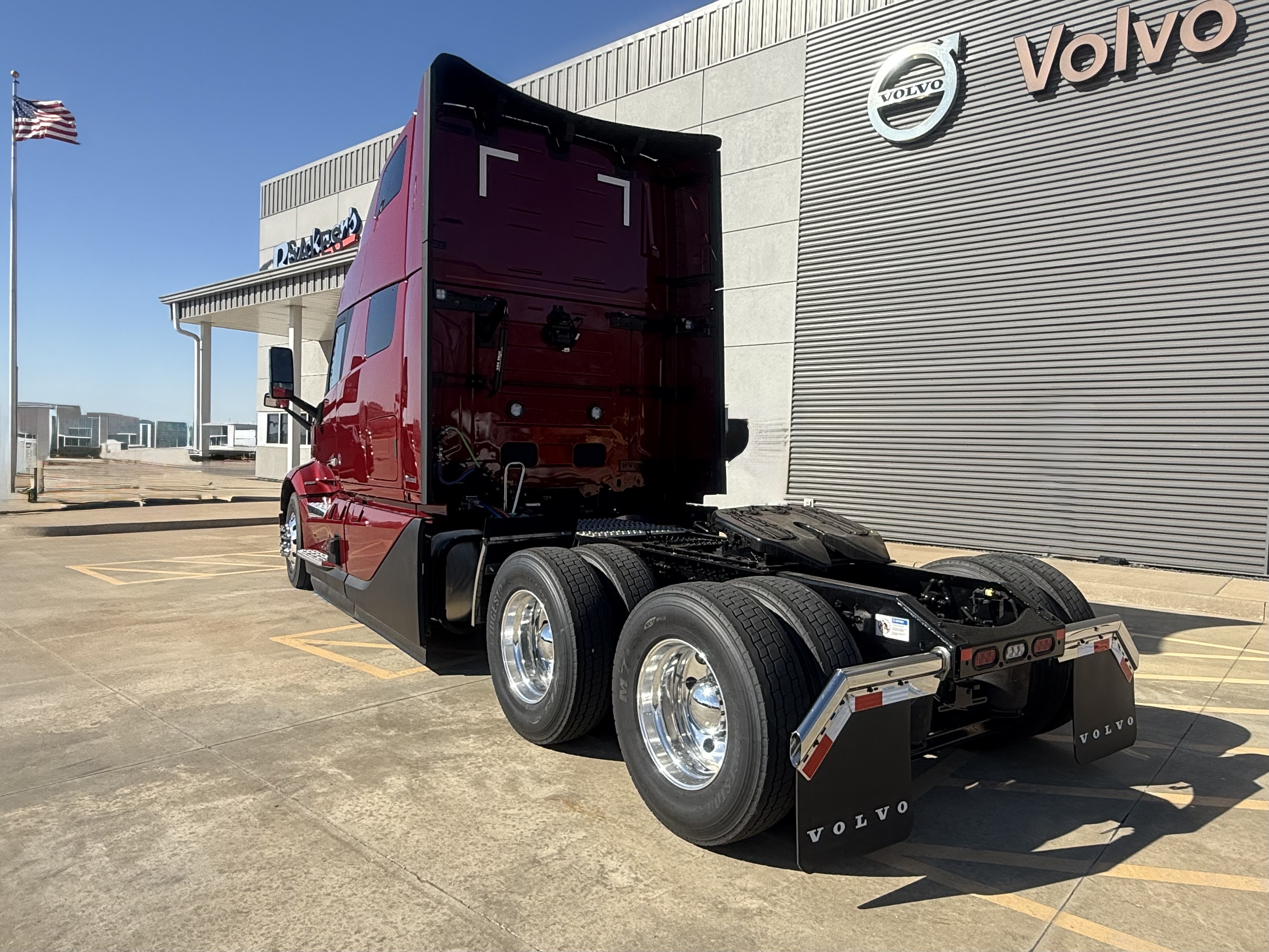 2026 Volvo - image 3