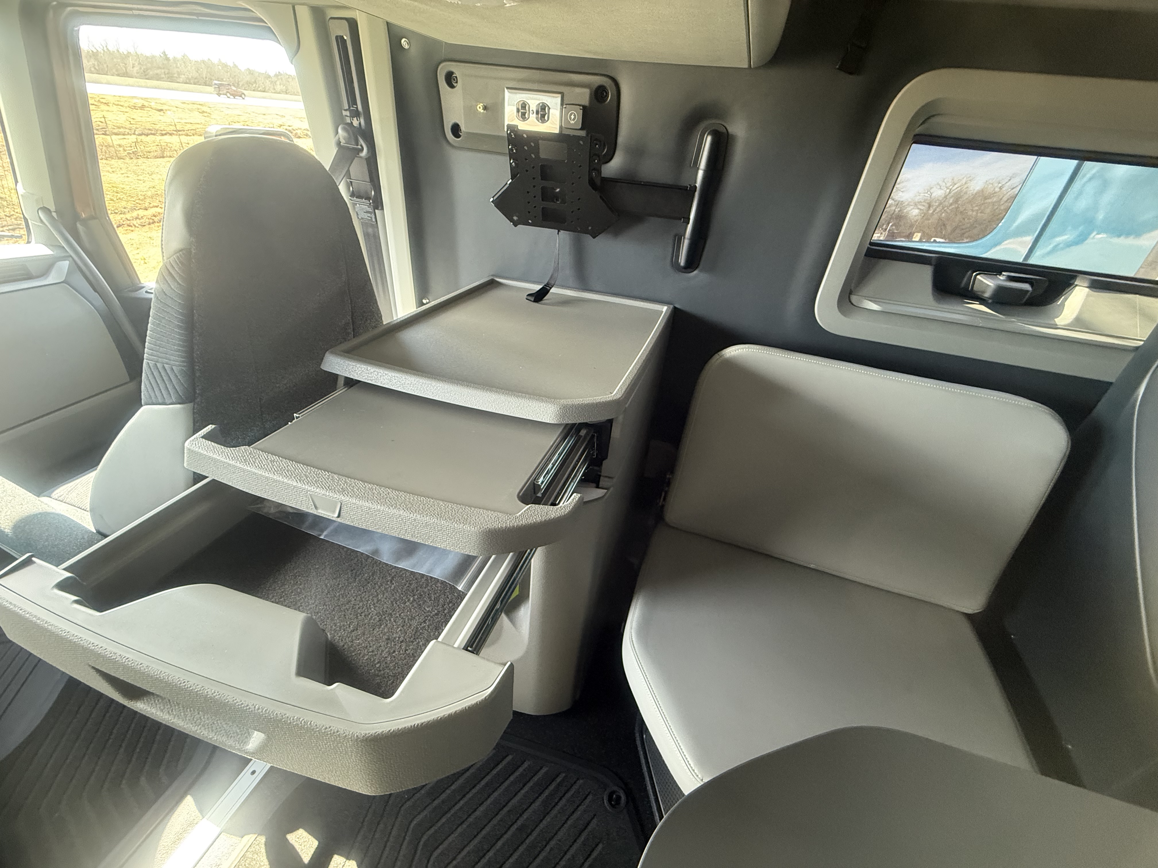 2026 Volvo - image 19