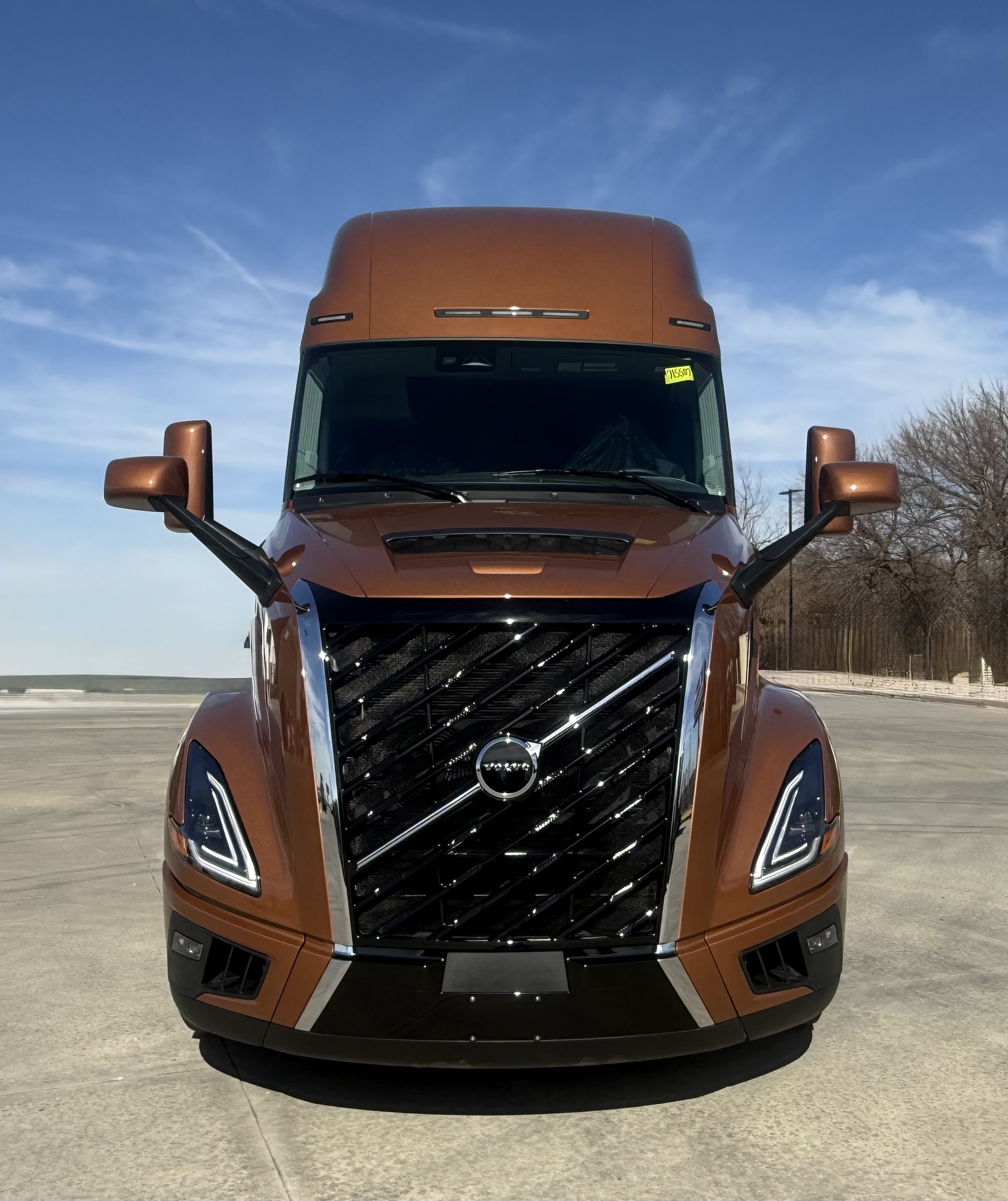 2026 Volvo - image 7