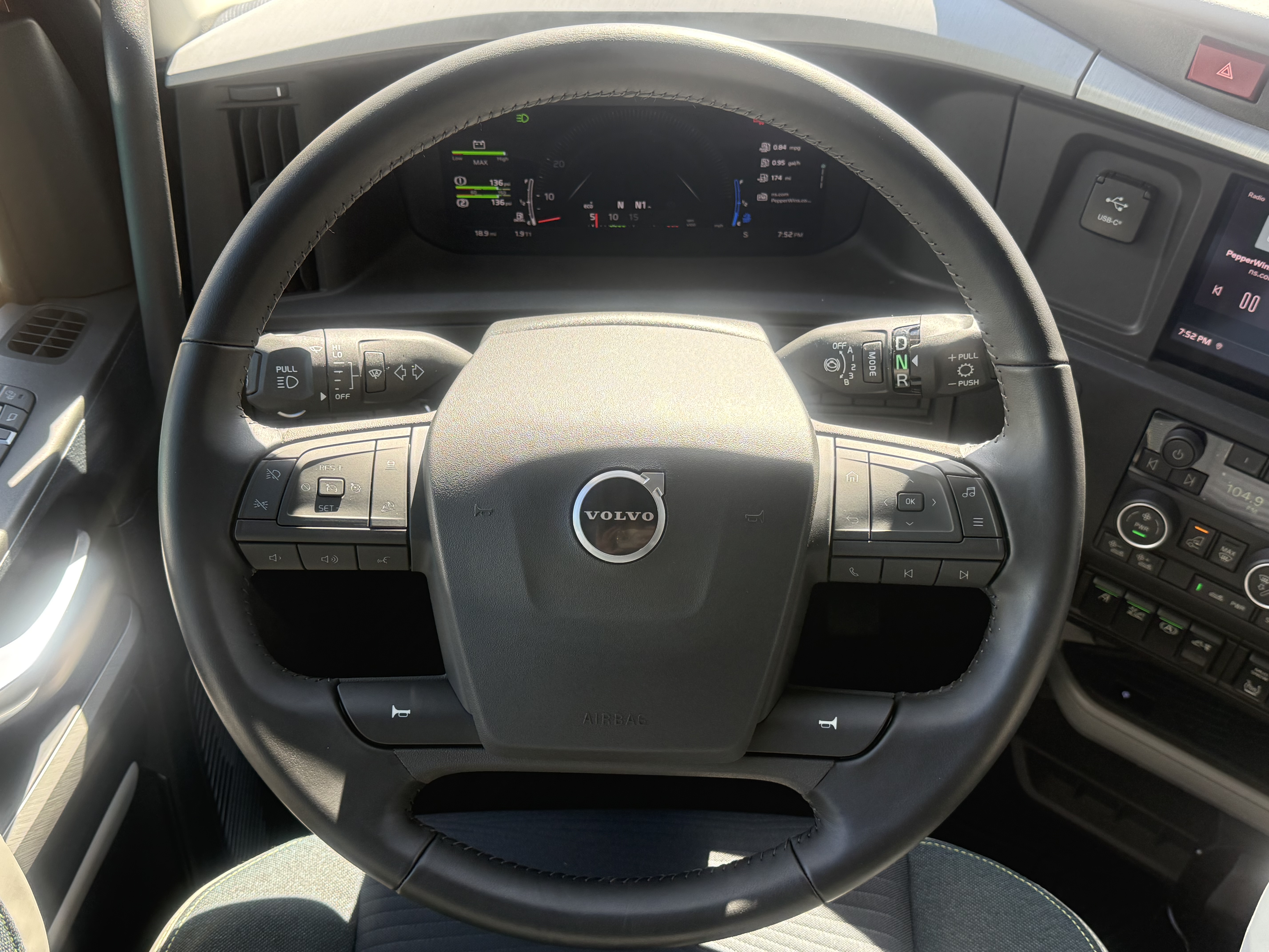 2026 Volvo - image 12