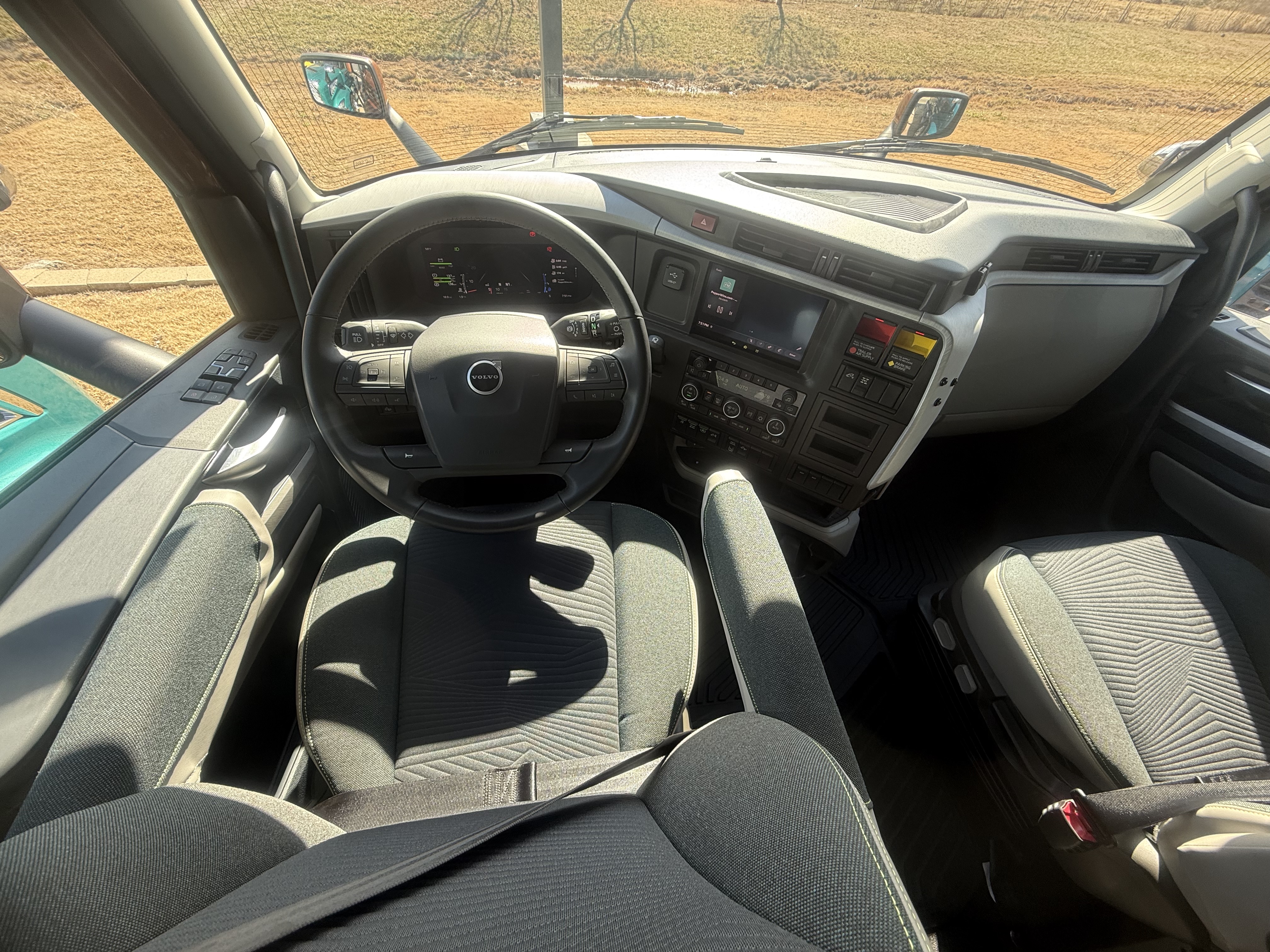 2026 Volvo - image 11