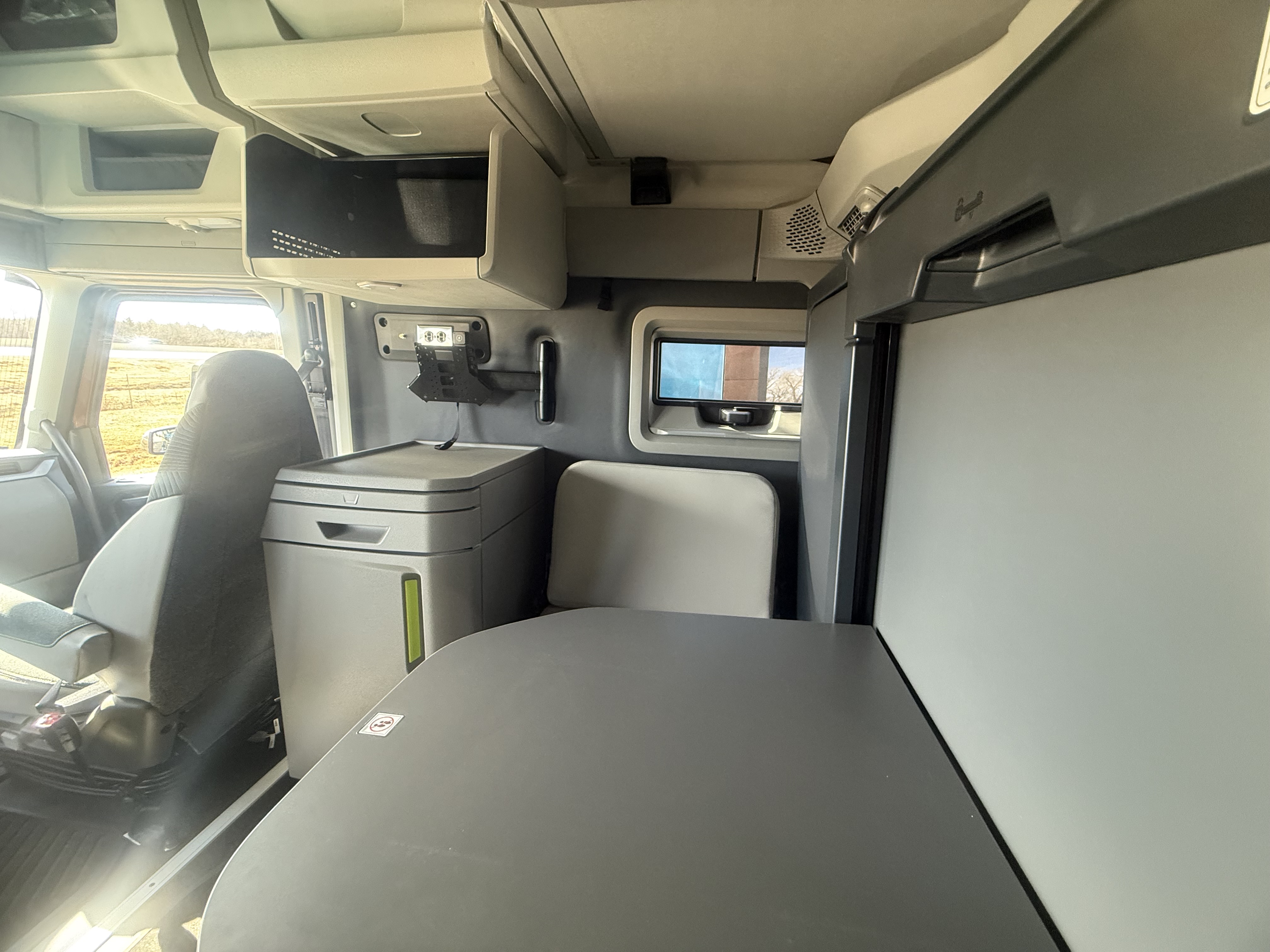 2026 Volvo - image 17