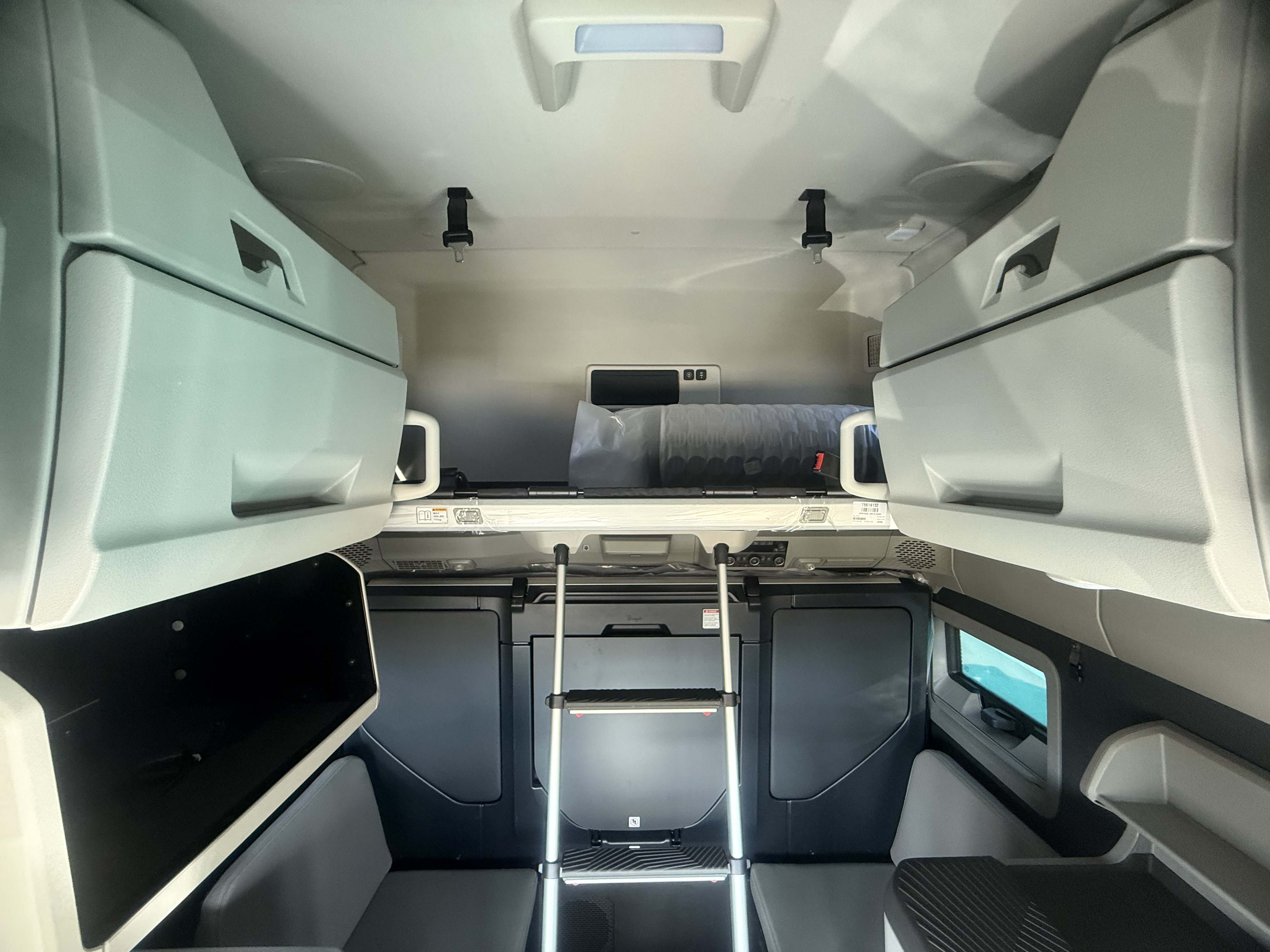 2026 Volvo - image 23