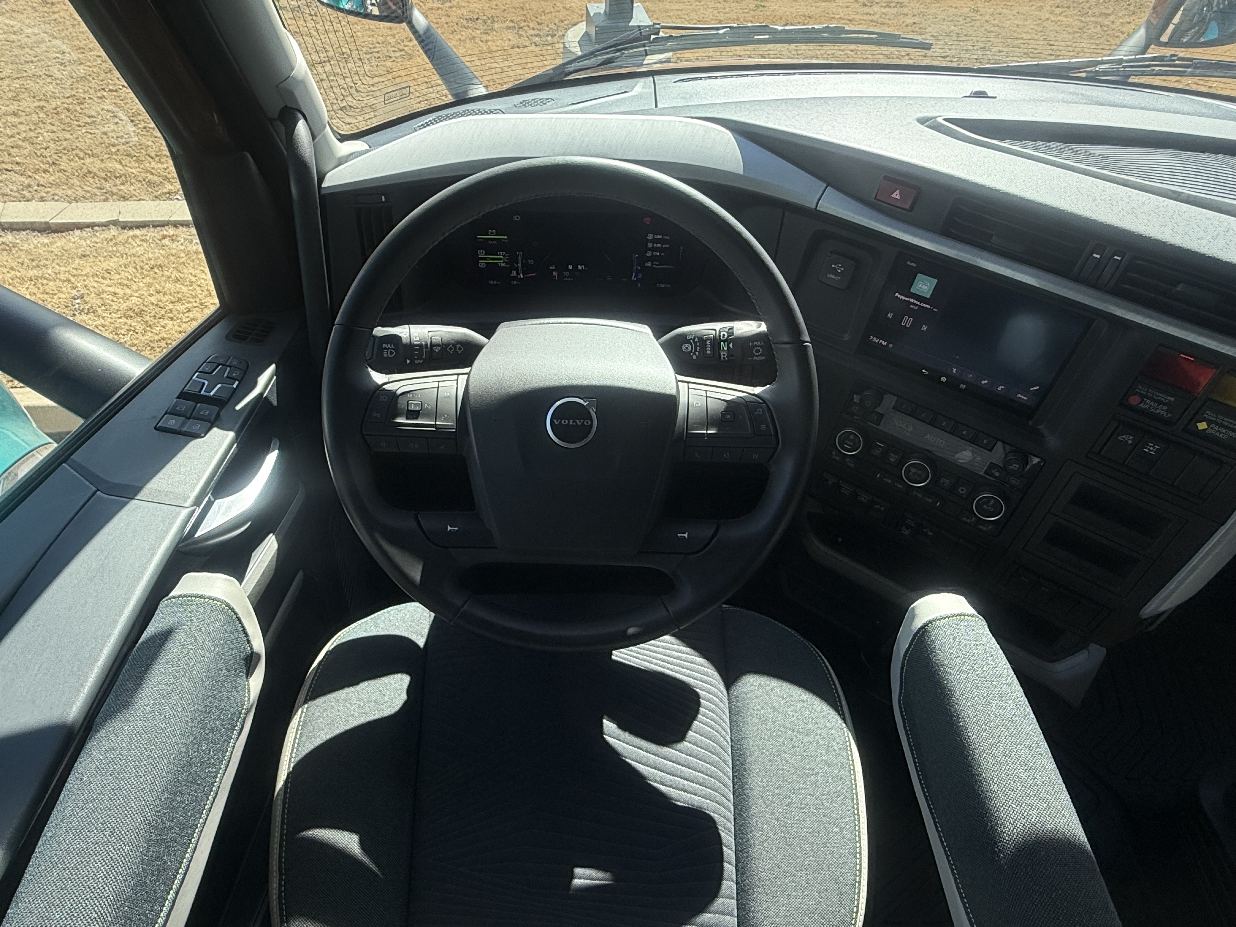 2026 Volvo - image 10