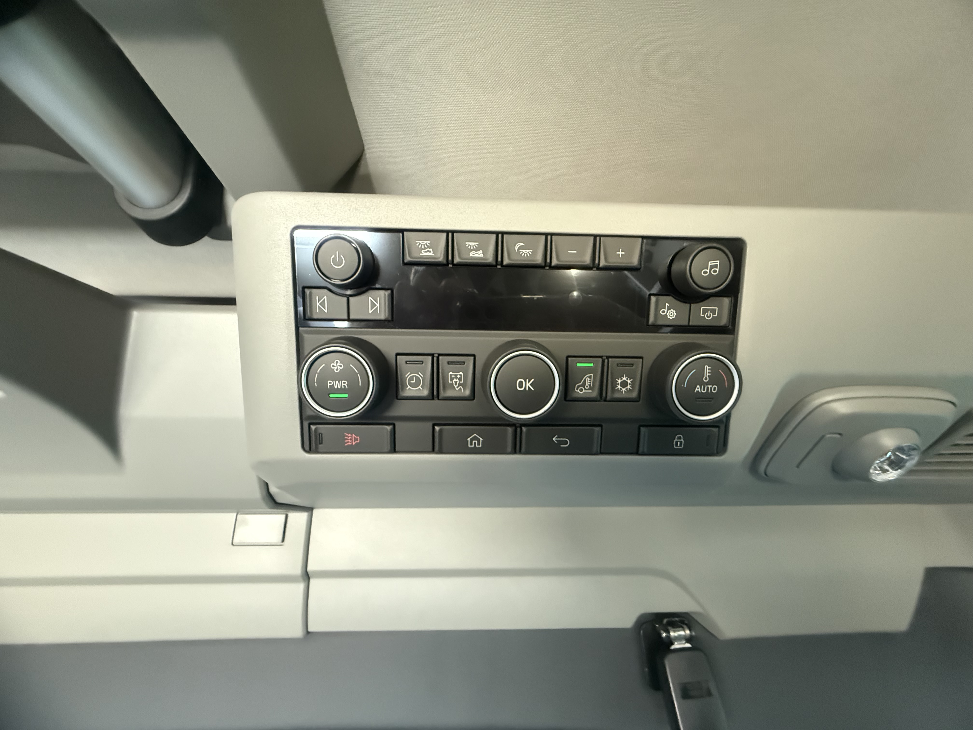 2026 Volvo - image 22