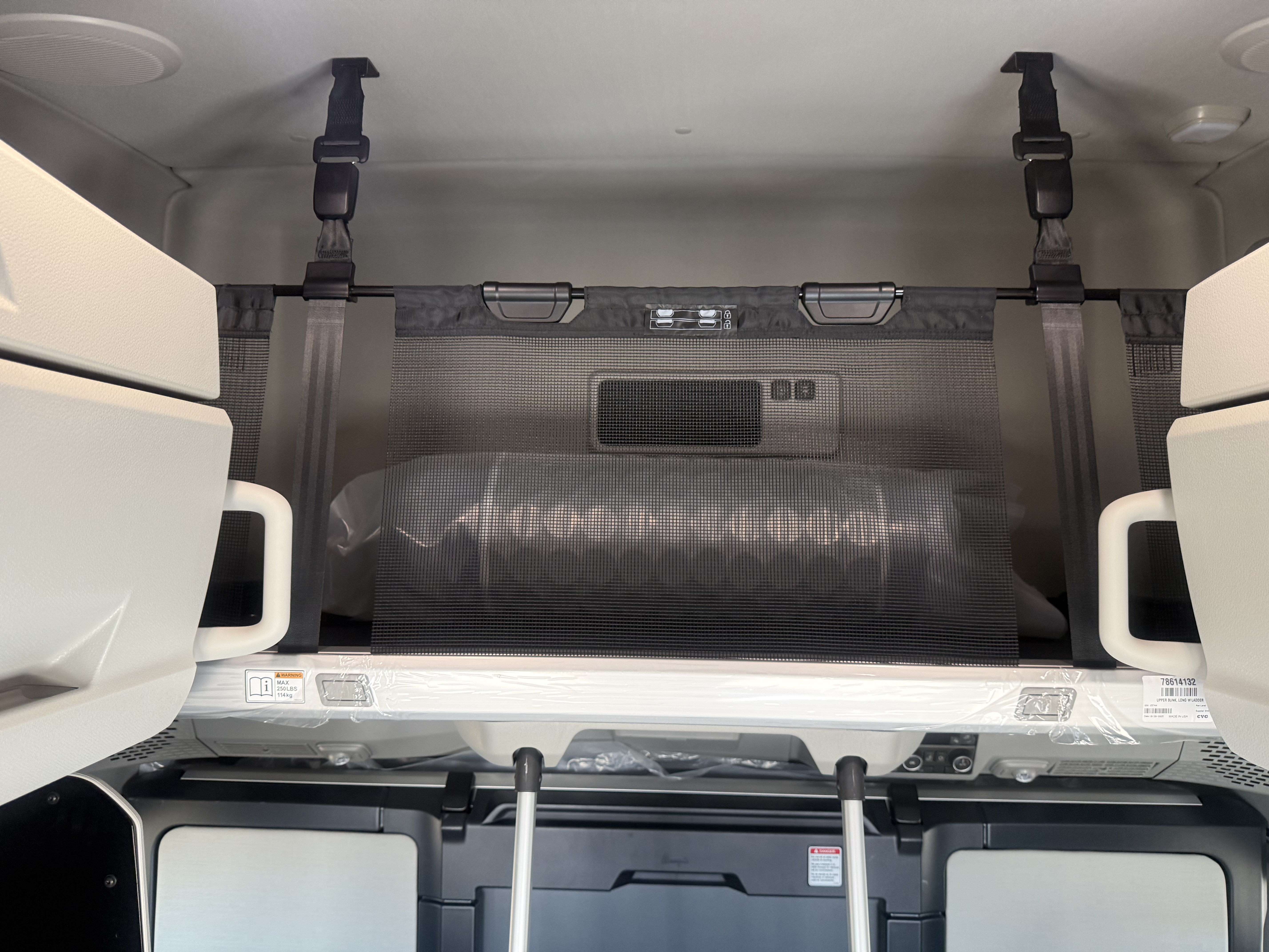 2026 Volvo - image 25