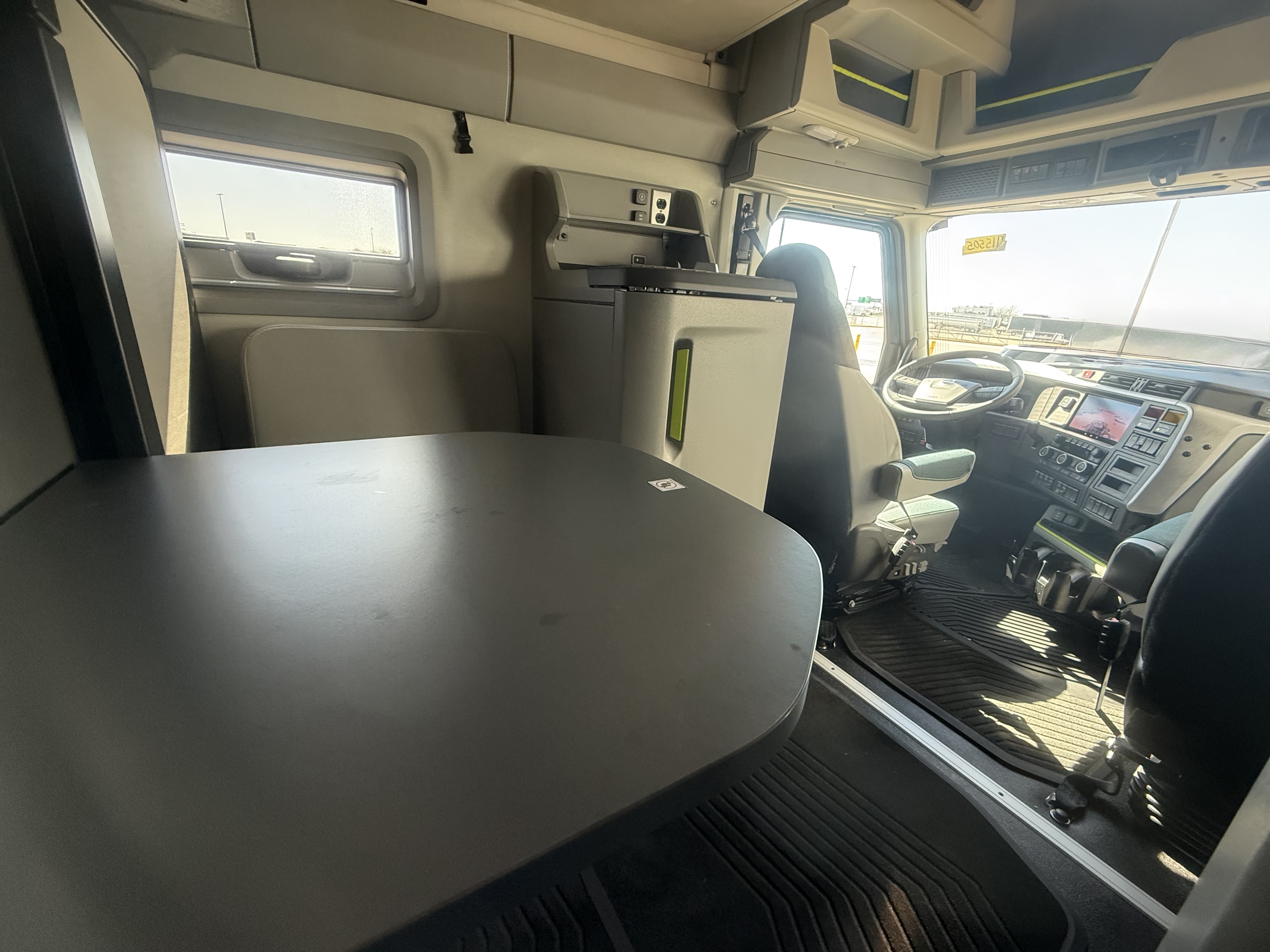 2026 Volvo - image 17