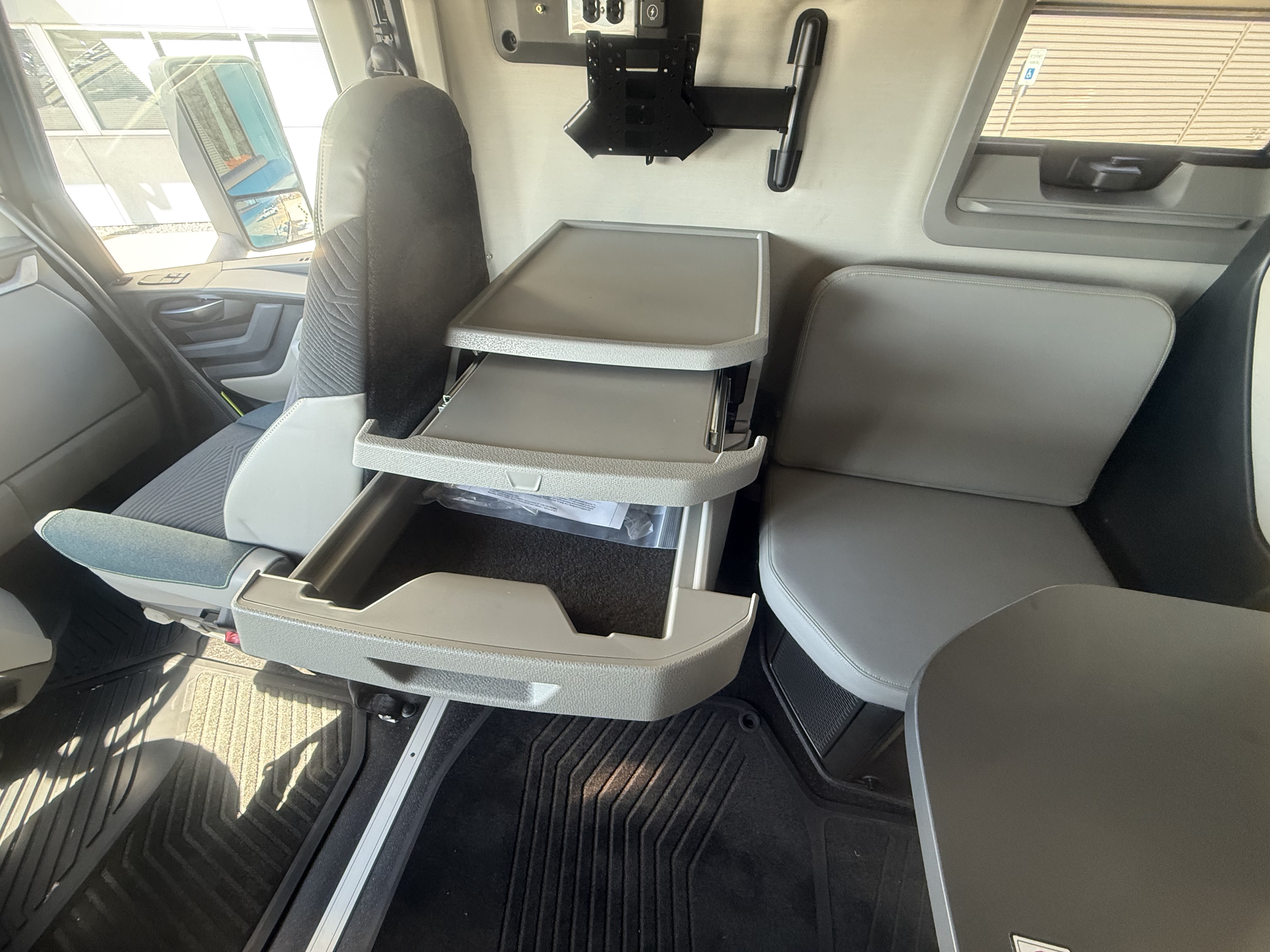 2026 Volvo - image 21