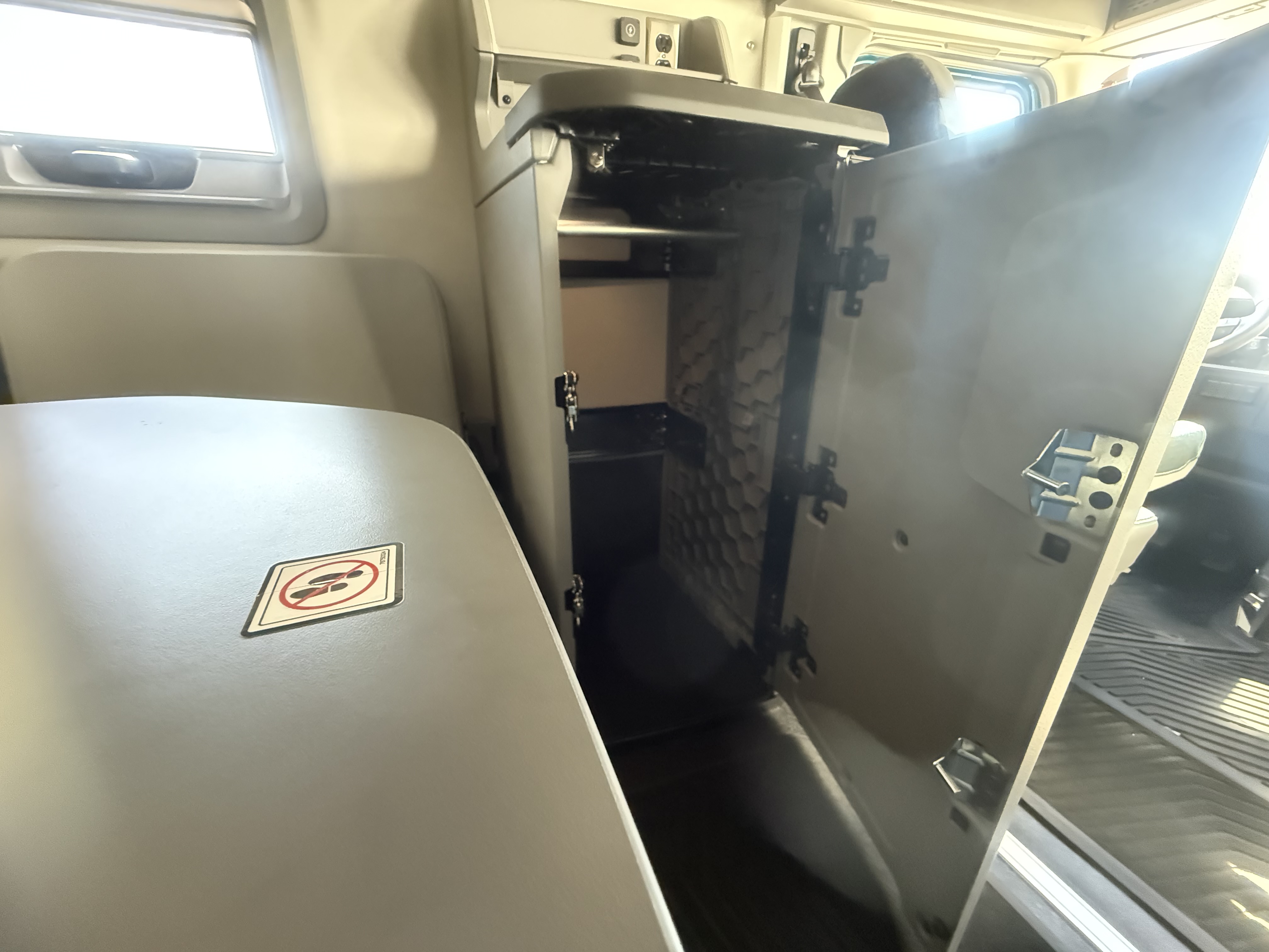 2026 Volvo - image 18