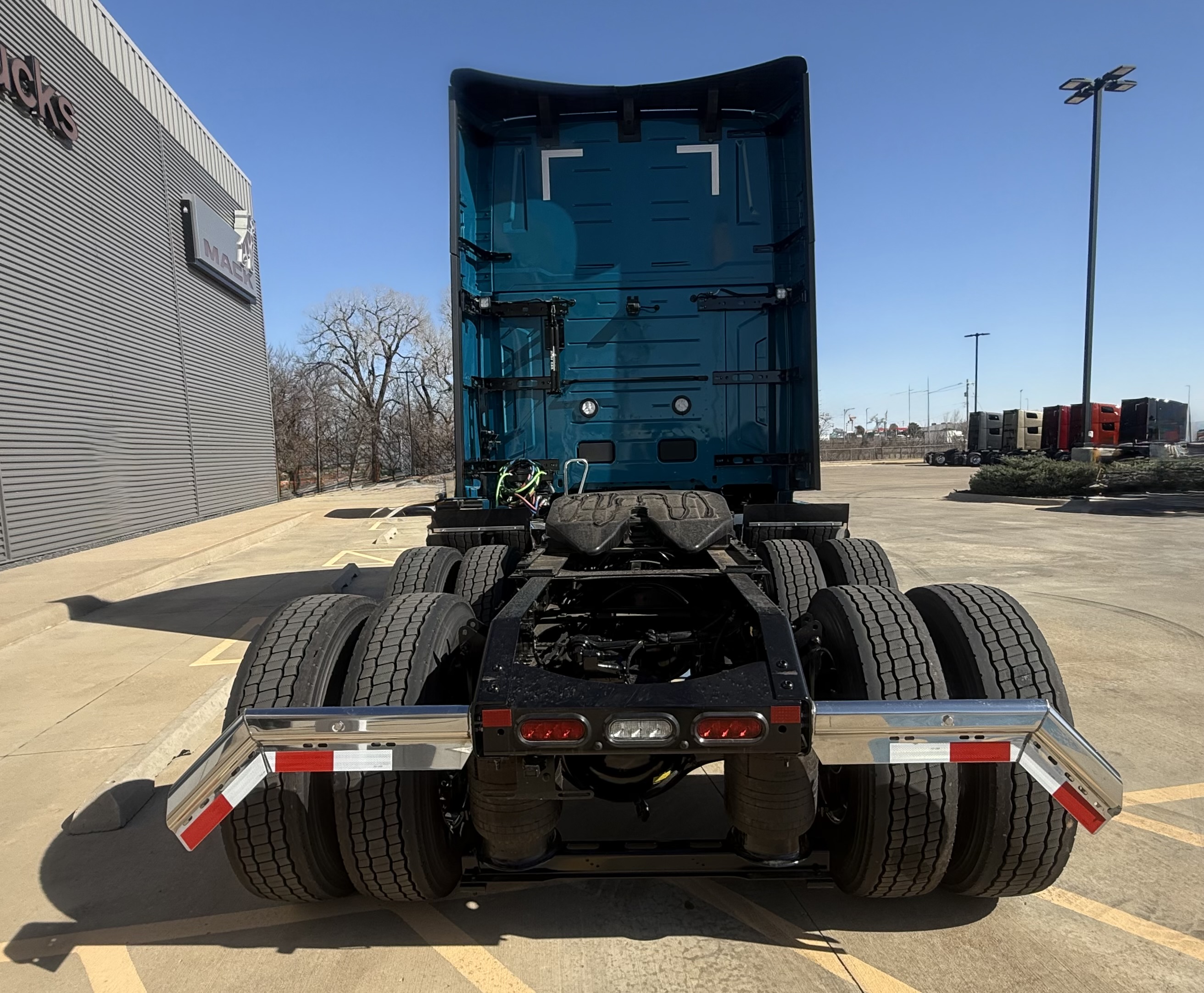 2026 Volvo - image 5