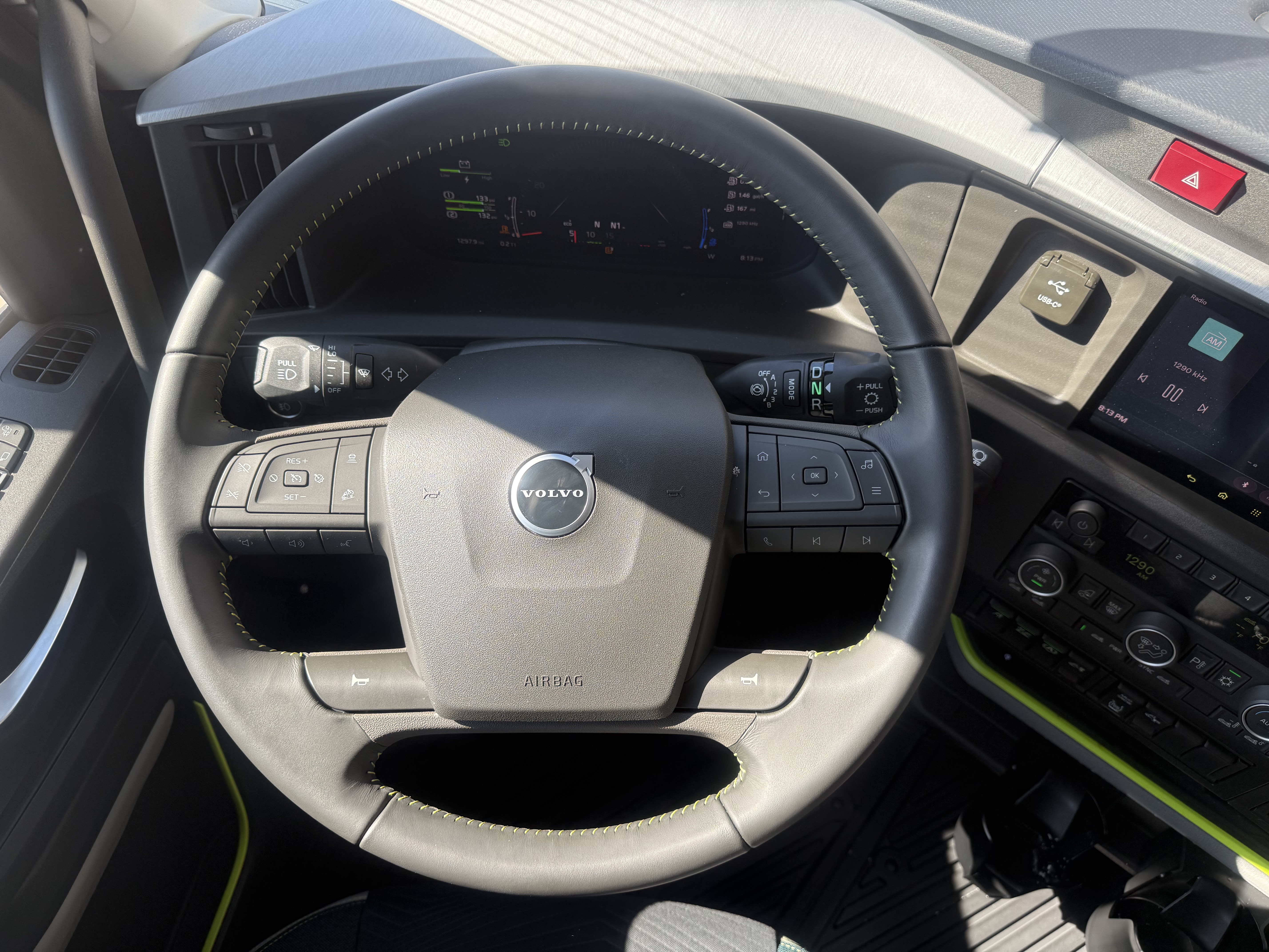 2026 Volvo - image 11